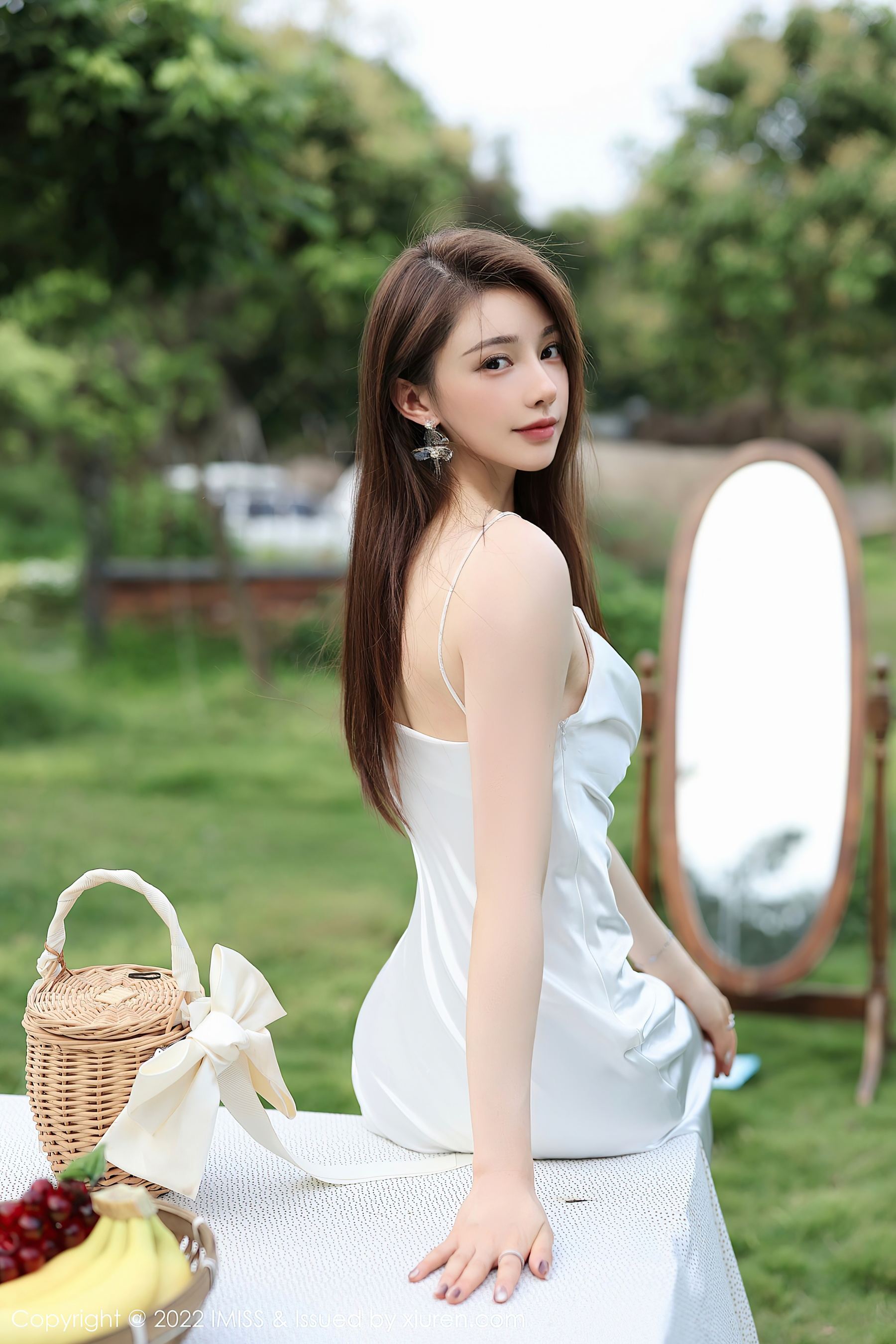 爱蜜社 VOL.682 Lynn刘奕宁 户外美腿-66COS