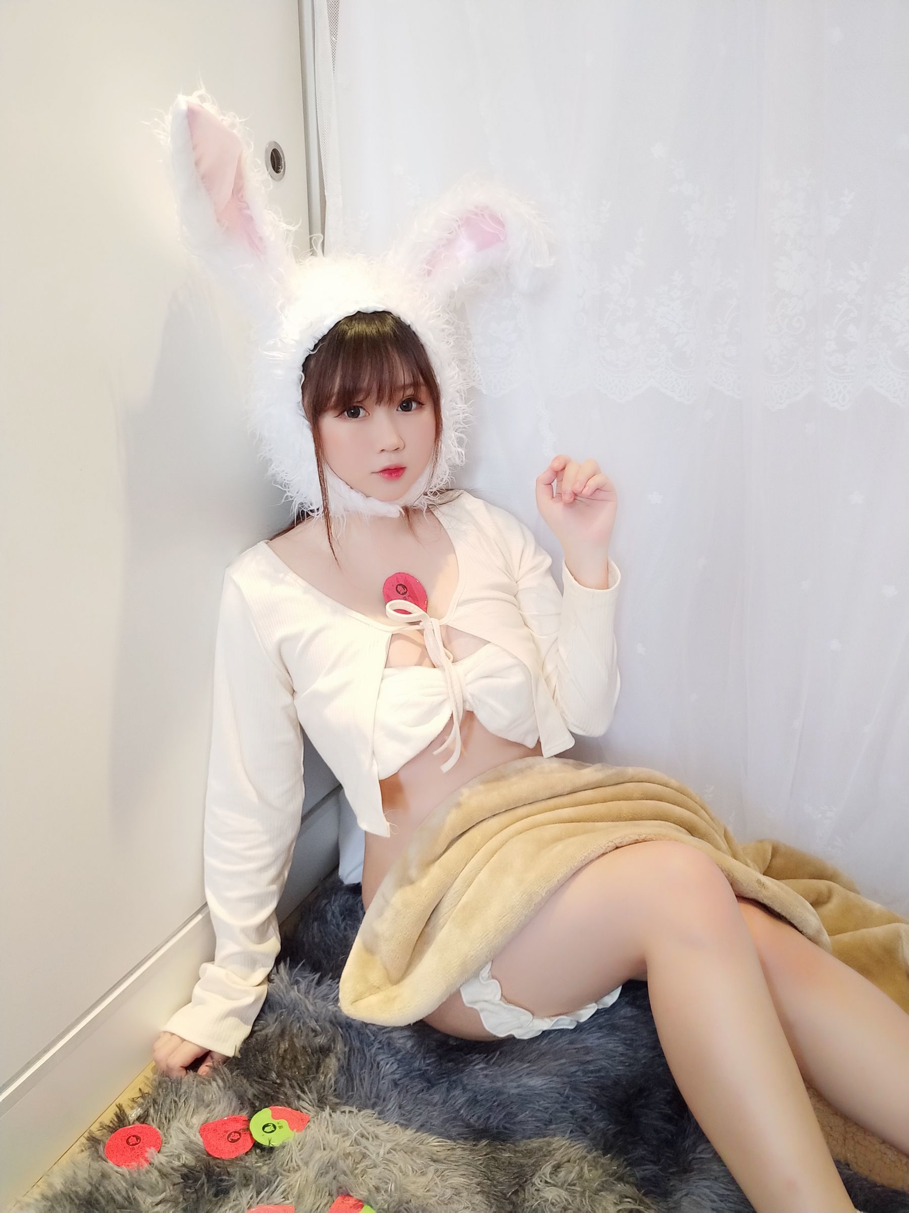 蜜桃少女是依酱呀 – 小白兔 [33P] 插图3