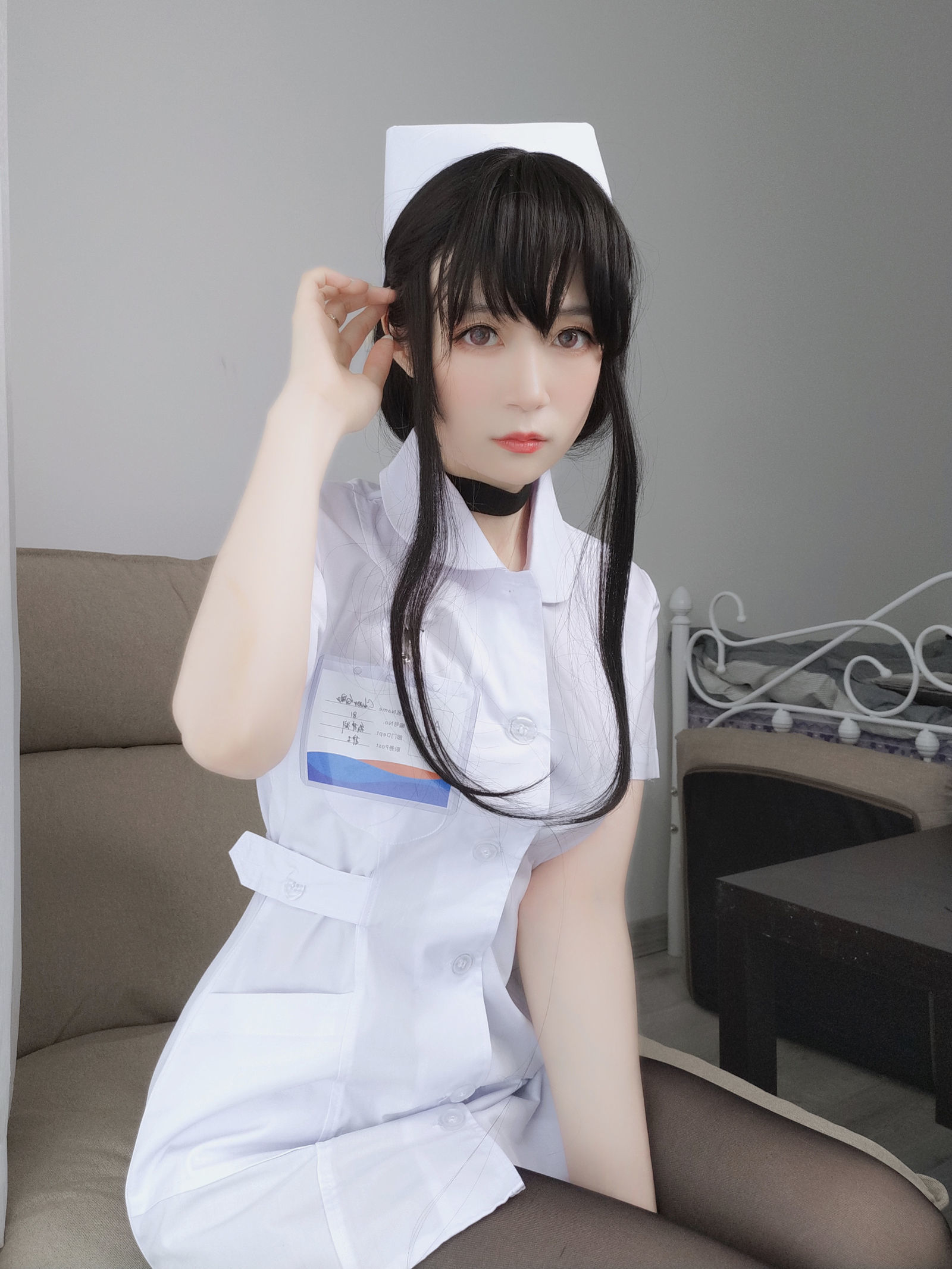 [萝莉COS] 白银 – 长发小护士 [66P]-66COS