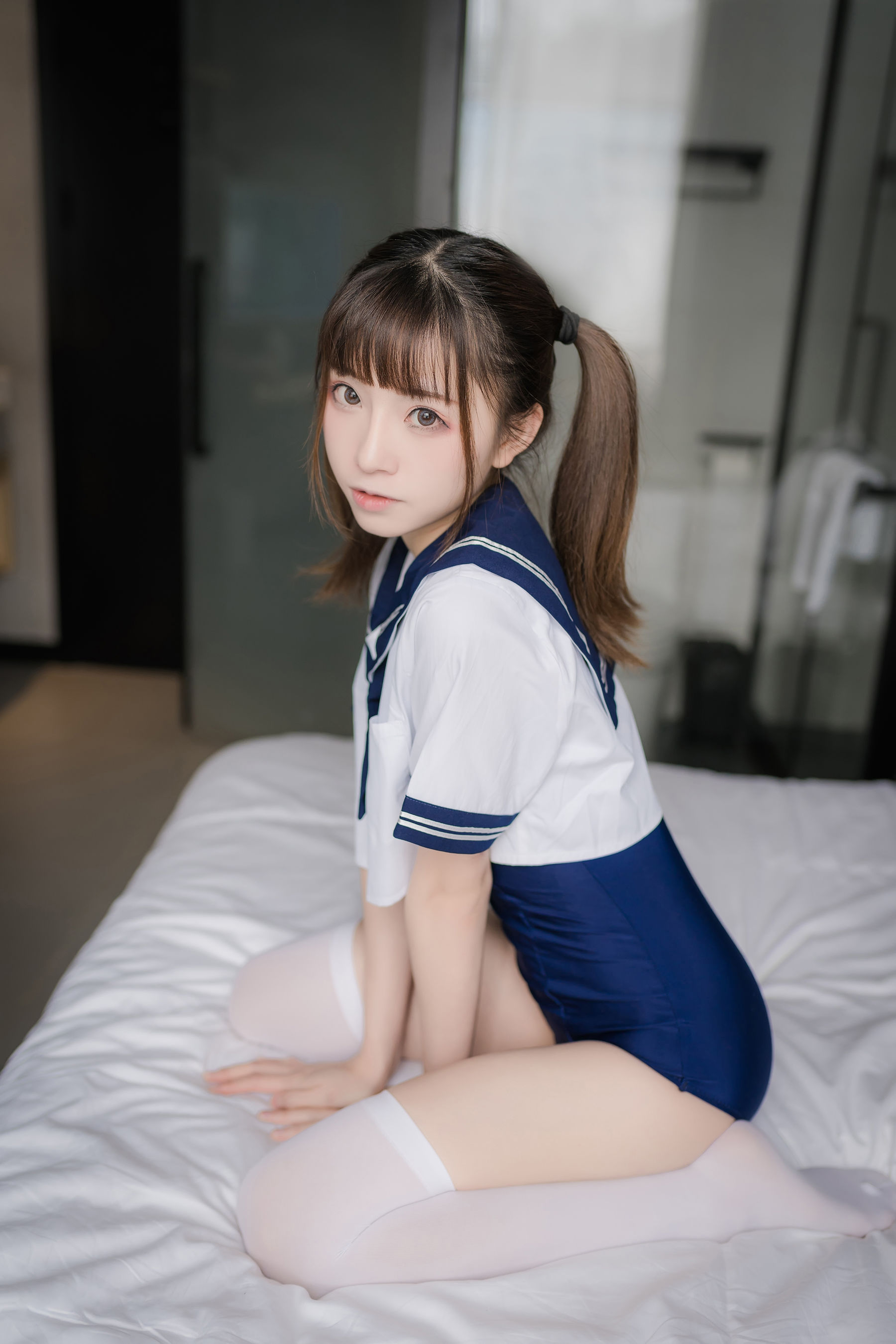 动漫博主Kitaro_绮太郎 – 泳装JK [43P]-66COS