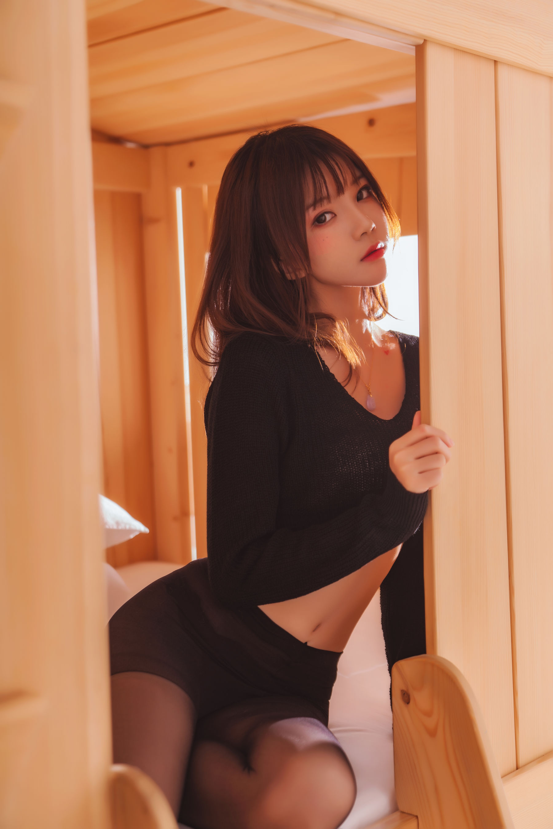 桜桃喵 黑&白 之 性感黑 [32P] 插图3