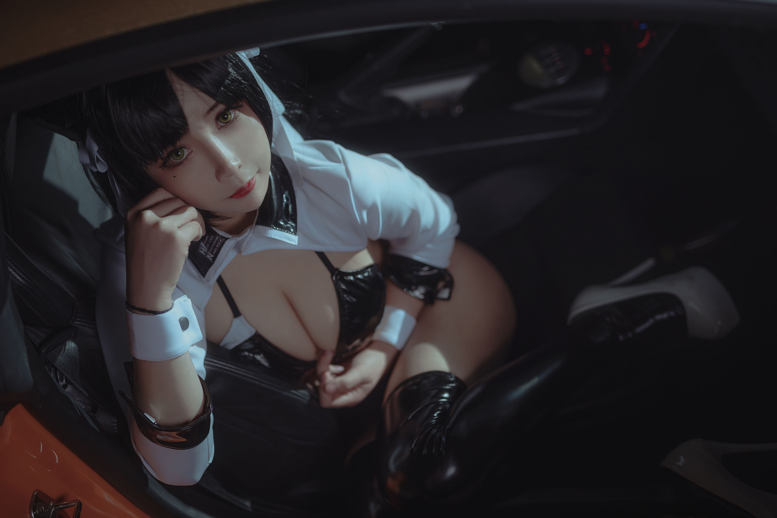 二次元妹子抱走莫子aa 赛车女郎 [23P]-66COS