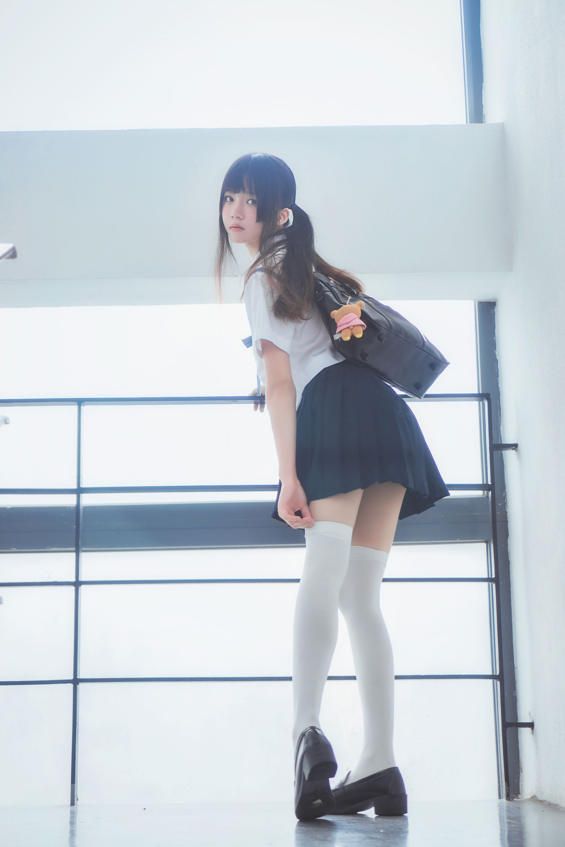 [萝莉COS] 桜桃喵《蓝白水手服》 [39P]-66COS