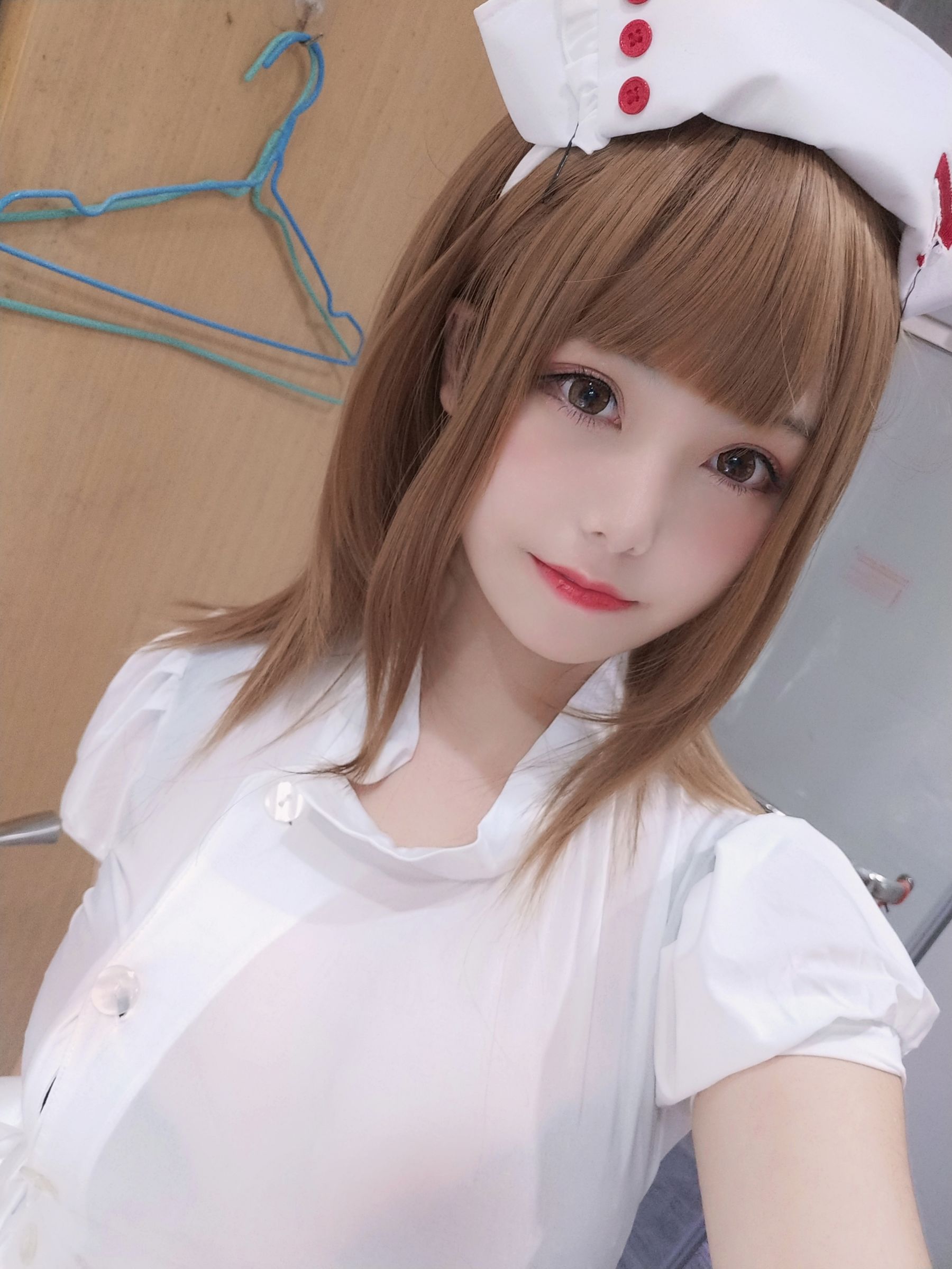 萌系小姐姐蜜汁猫裘 – 小护士 [41P]-66COS