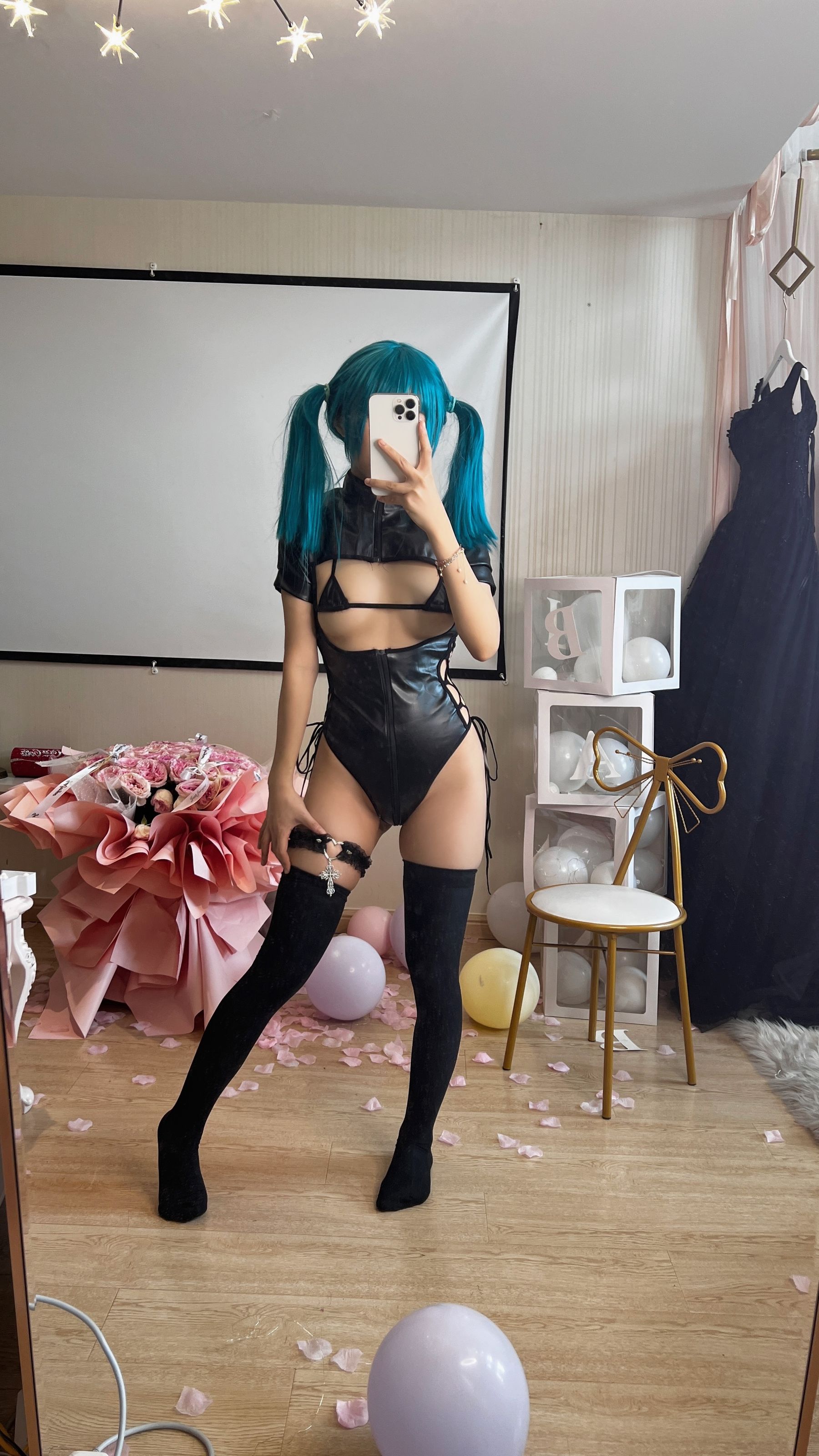 萌妹子Coser摇摇乐yoyo fantia 皮衣少女 [56P] 插图3