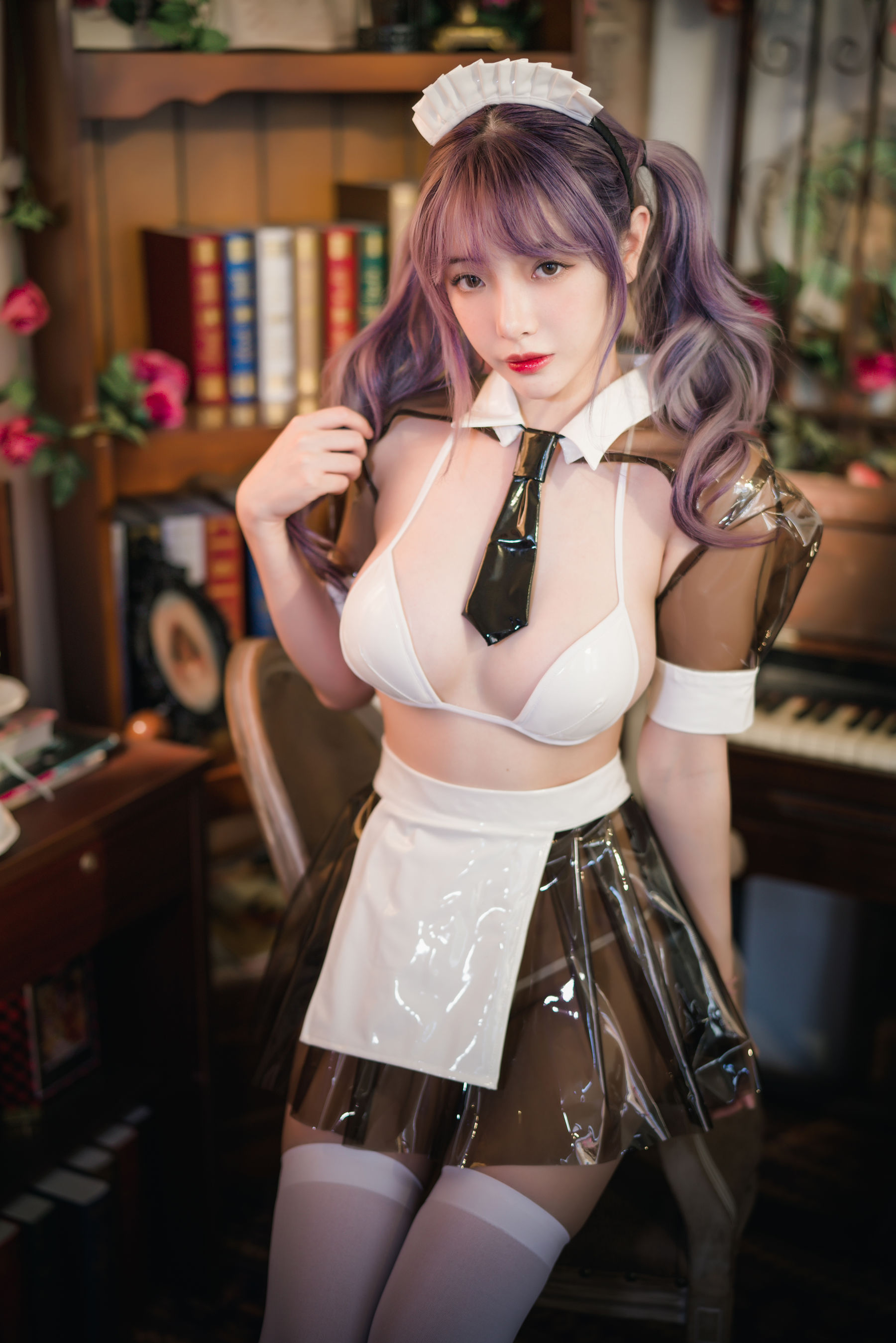 动漫博主雯妹 – 透明皮衣女仆 [18P]-66COS
