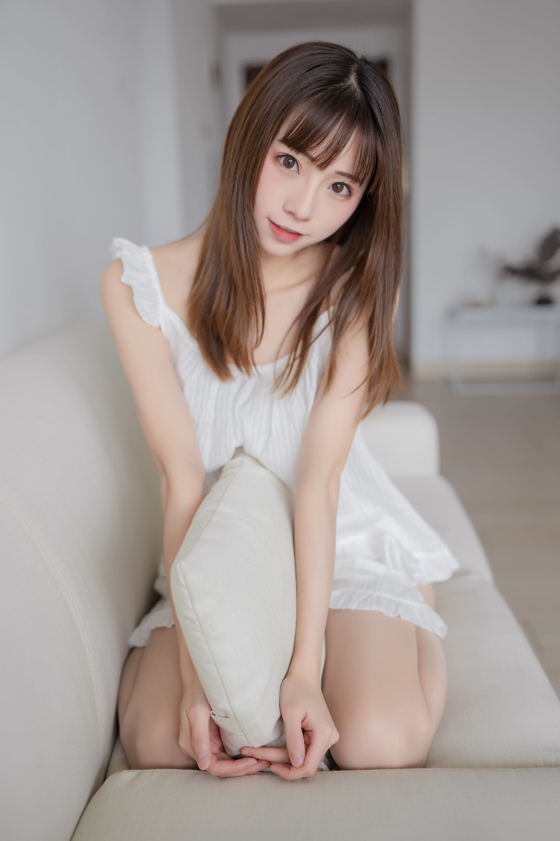 动漫博主Kitaro_绮太郎 – 白色睡衣 [45P] 插图2