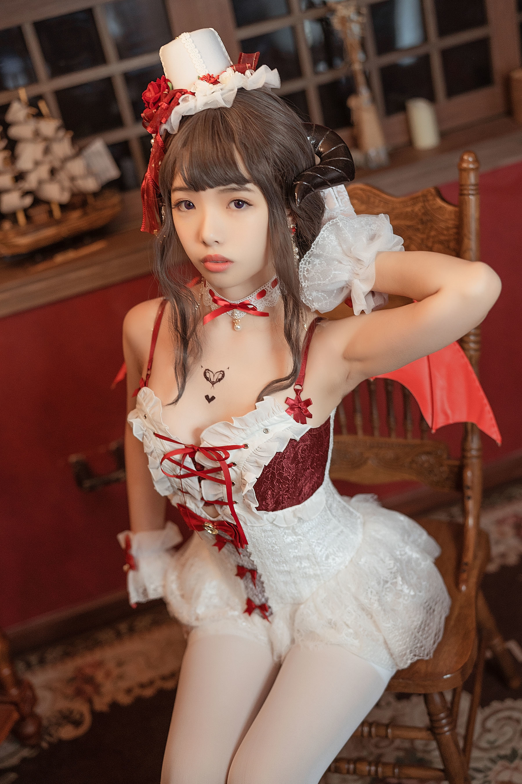 [萝莉COS] 雯妹 – 魅魔 Elegant devil [35P]-66COS