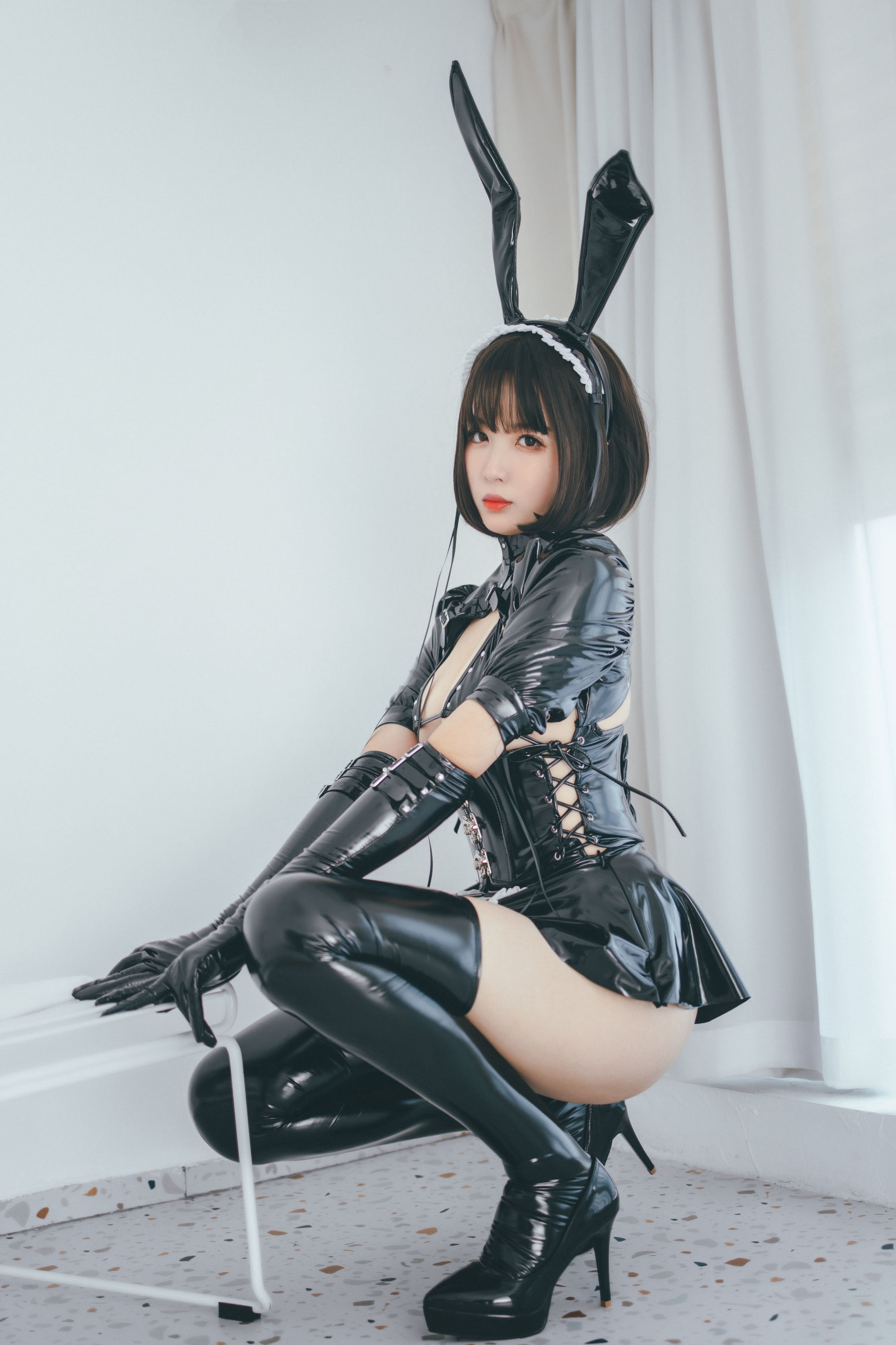轩萧学姐 – 兔女郎女仆 [52P]-66COS