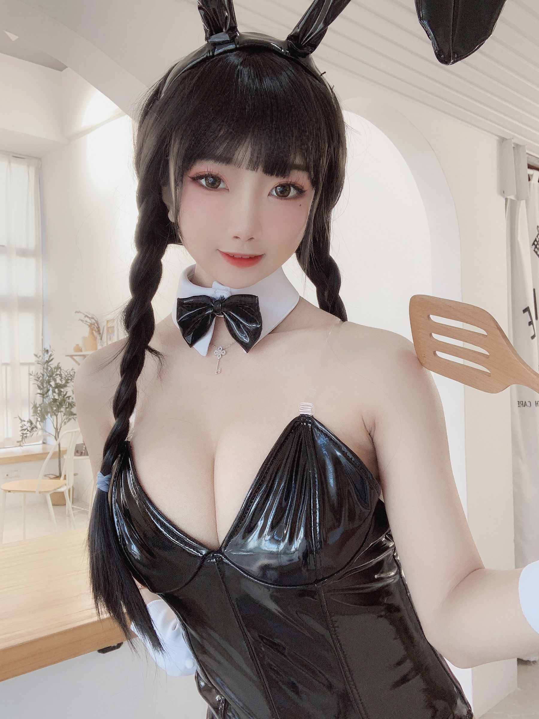 白嫩美少女鬼畜瑶 – 黑色兔女郎 [40P]-66COS