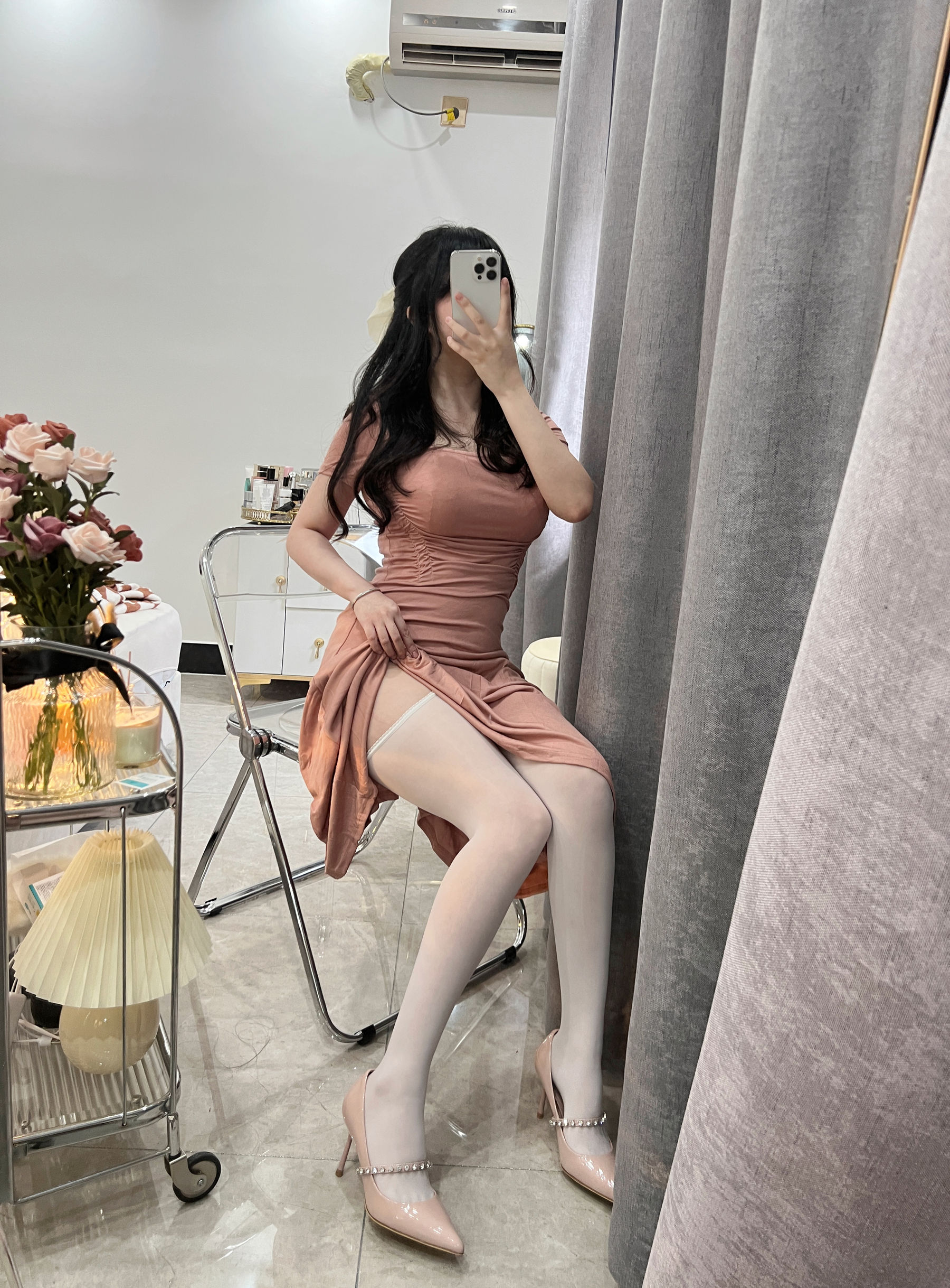 蜜桃少女是依酱呀 – 人妻 [31P]-66COS