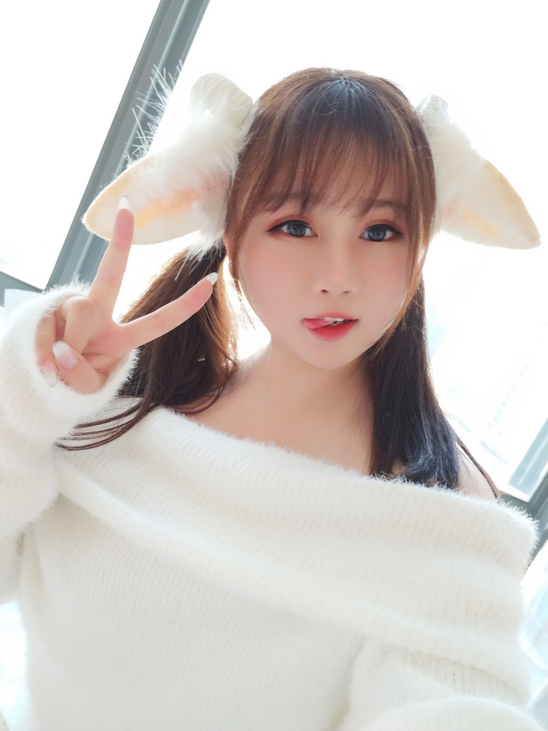 蜜桃少女是依酱呀 羊咩咩 [32P]-66COS
