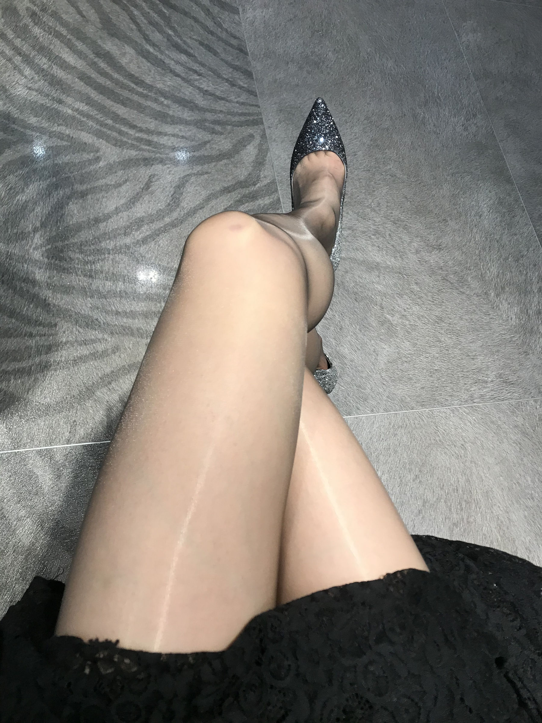 丝足博主麋鹿_Monroe 2020.05.14 名媛黑丝 [32P]-66COS