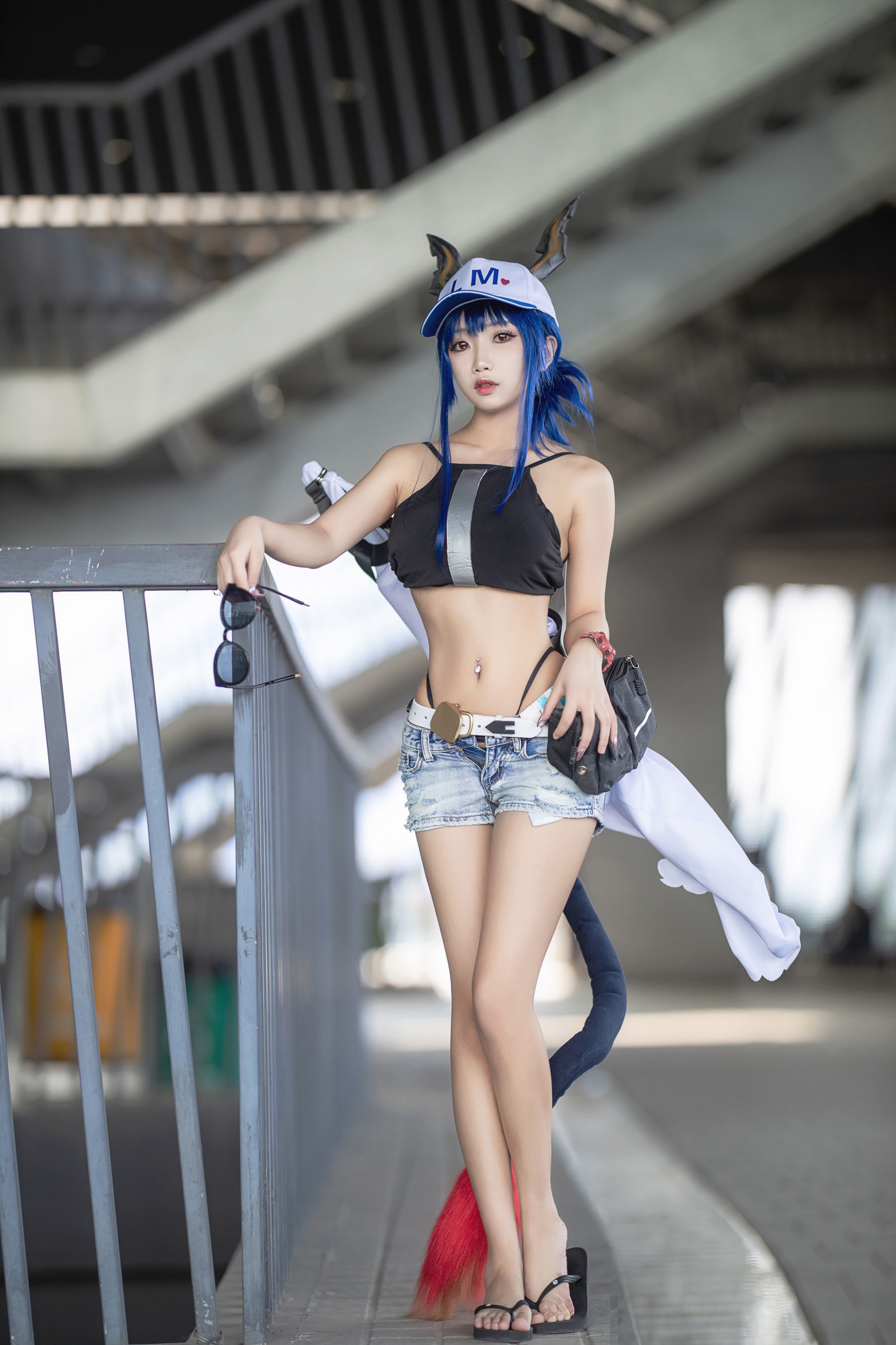 白嫩美少女鬼畜瑶 女游客c [13P]-66COS
