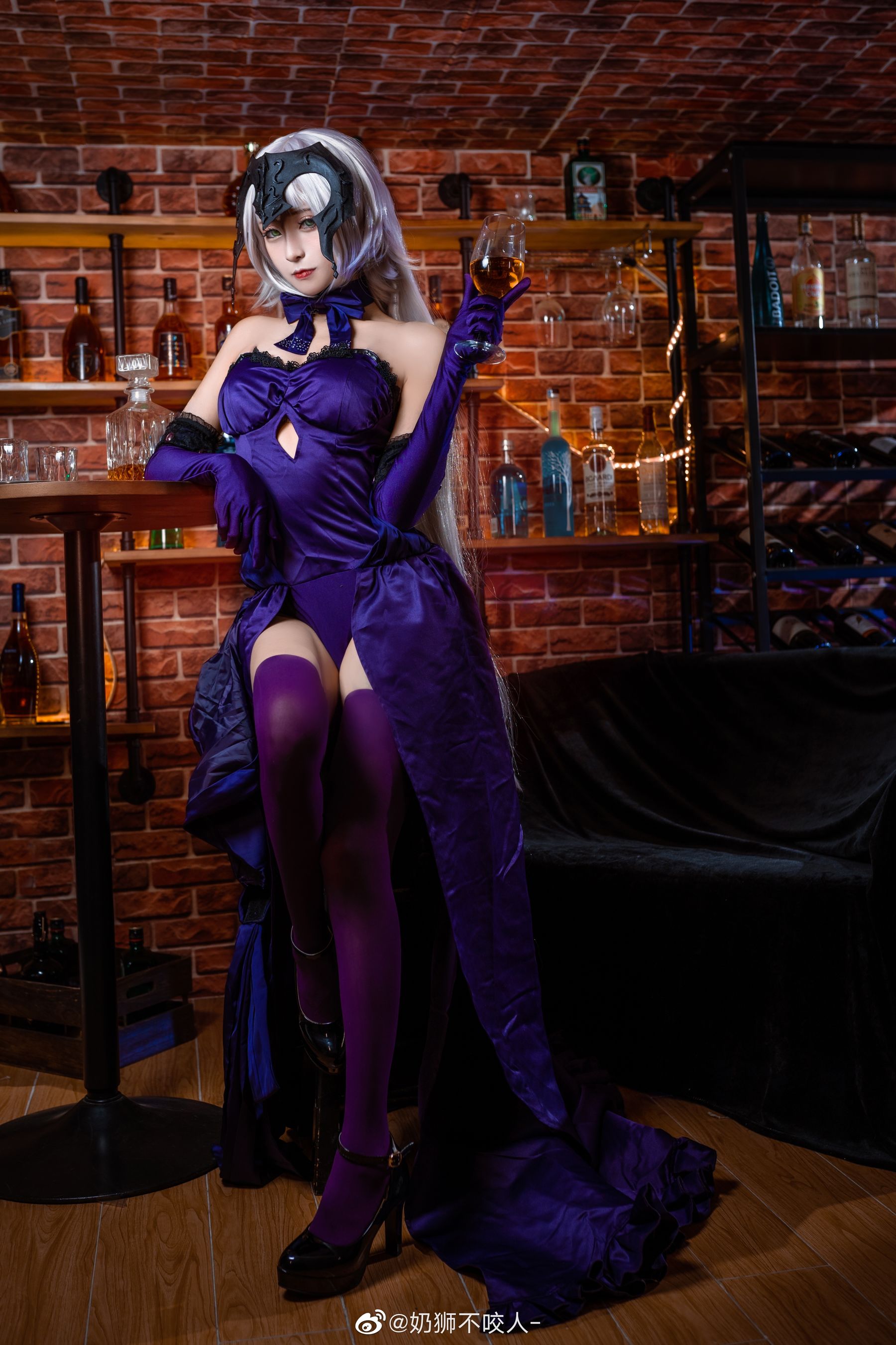 [Cosplay写真] 奶狮不咬人 – 黑贞德 [10P] 插图5