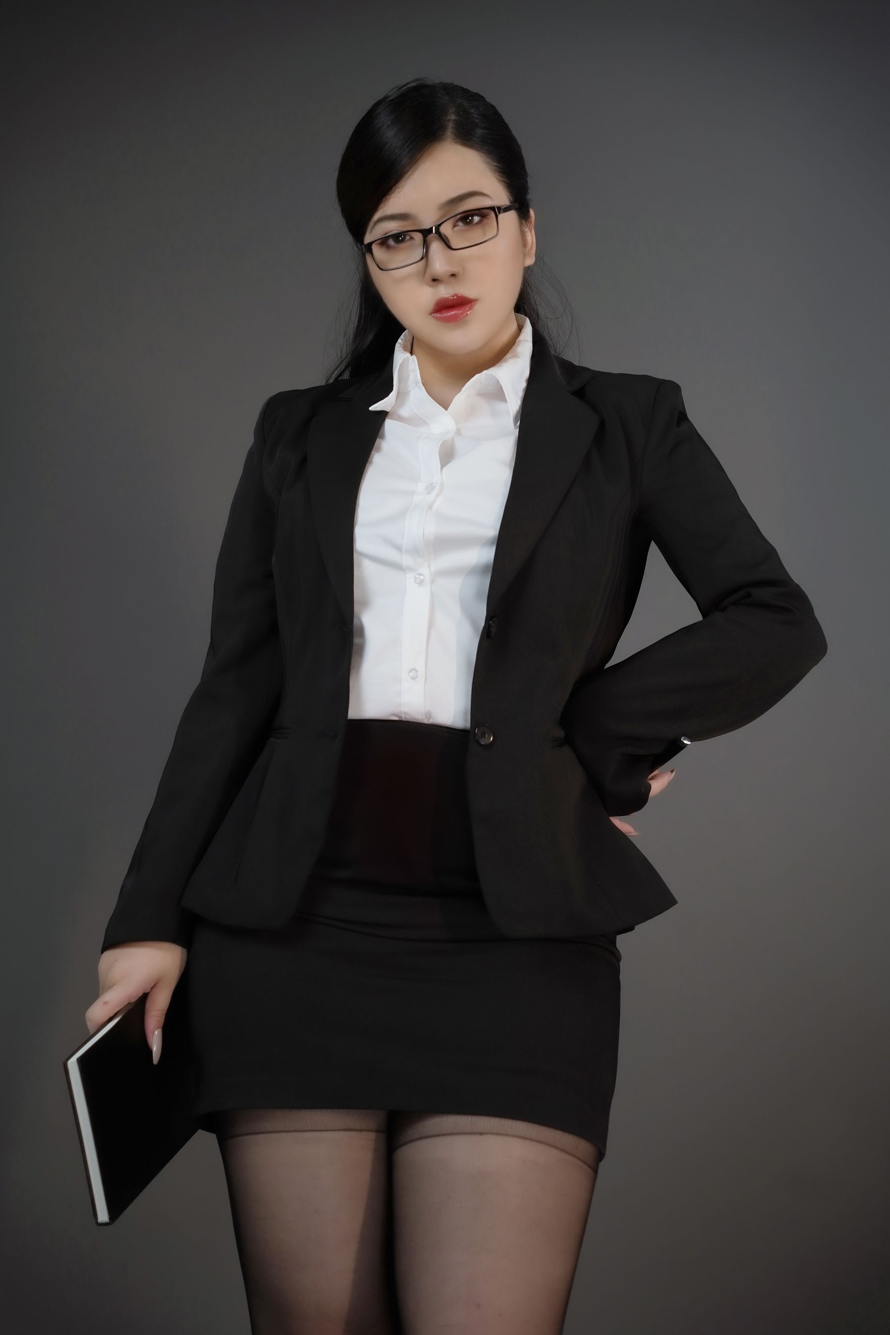 千煌弑夜 – 教导处主任 [30P]-66COS