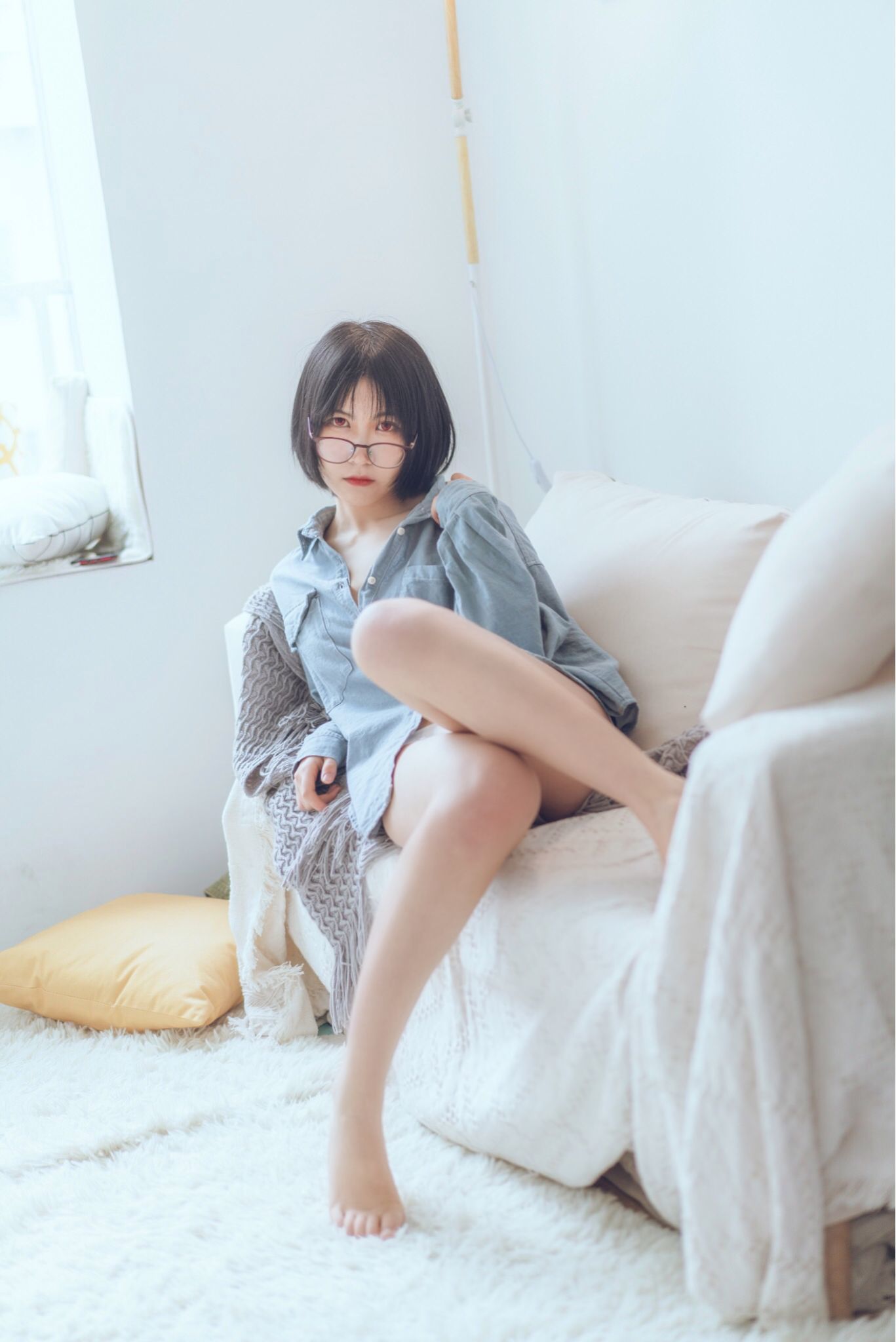 COSER美女逐月su 蓝色衬衫 [22P] 插图4