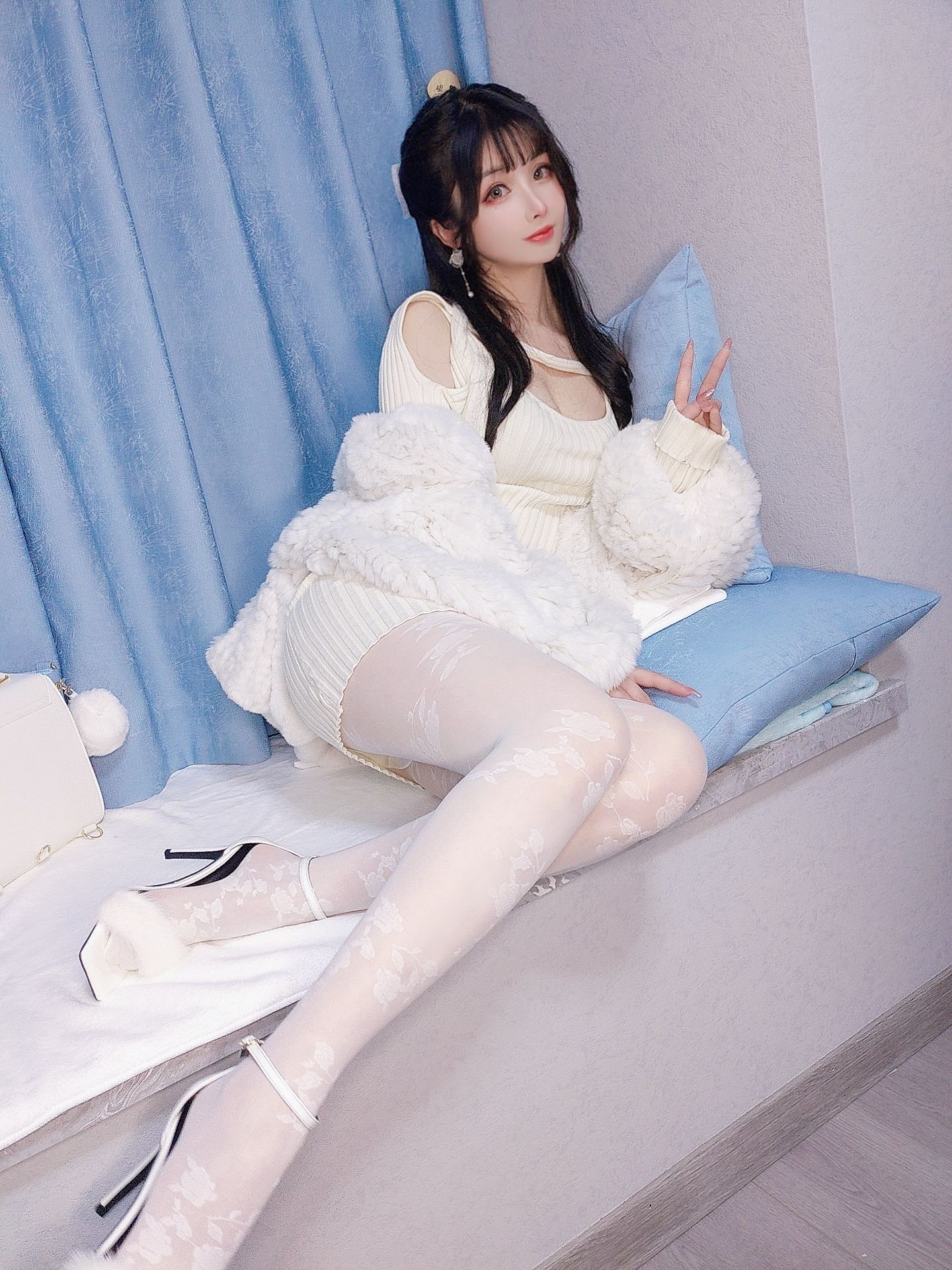 COS福利rioko凉凉子(肉扣热热子) – 元宵节特辑 [25P]-66COS