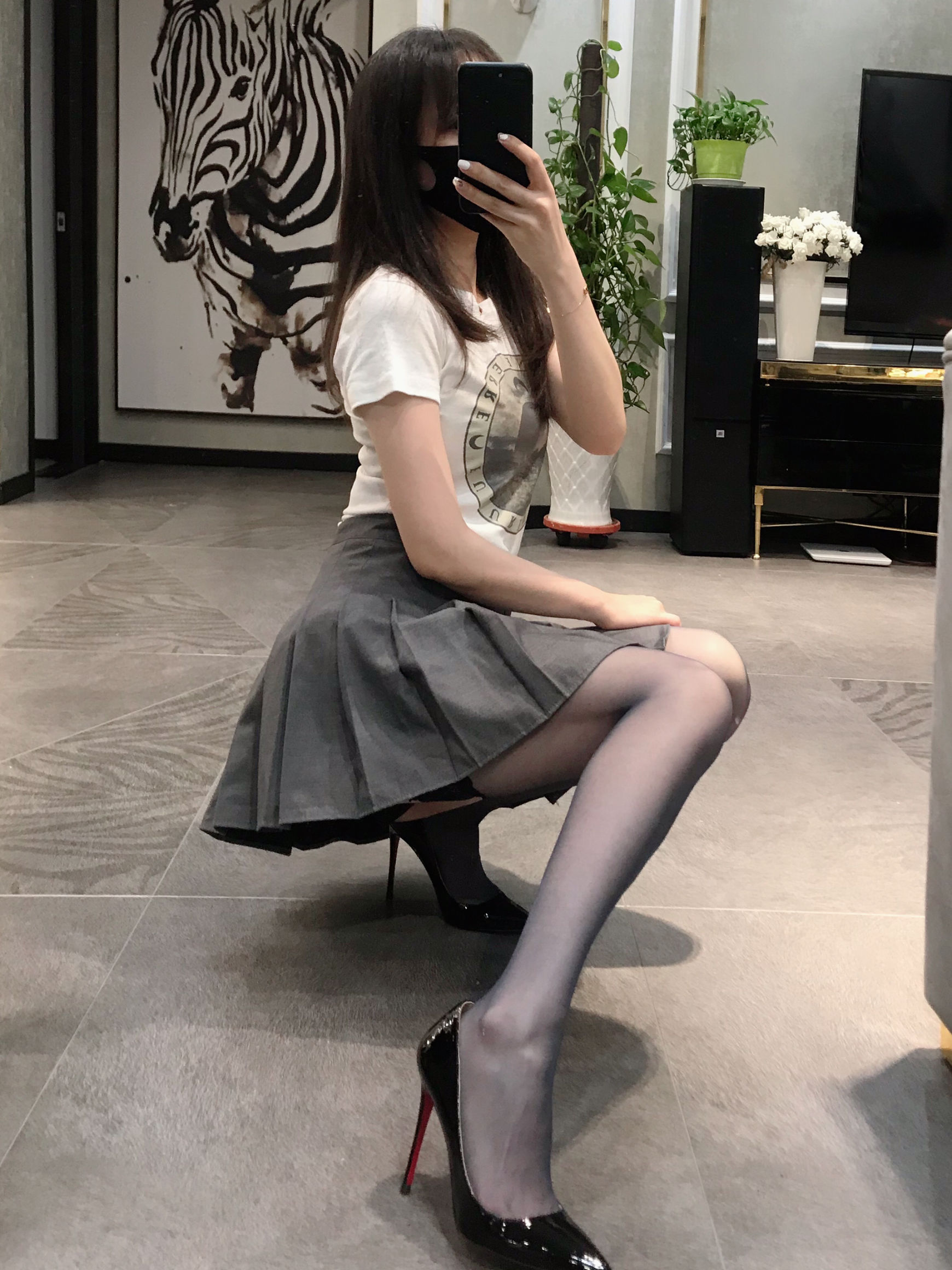 丝足博主麋鹿_Monroe 2020.06.09 黑蕾丝半筒袜 [16P]-66COS