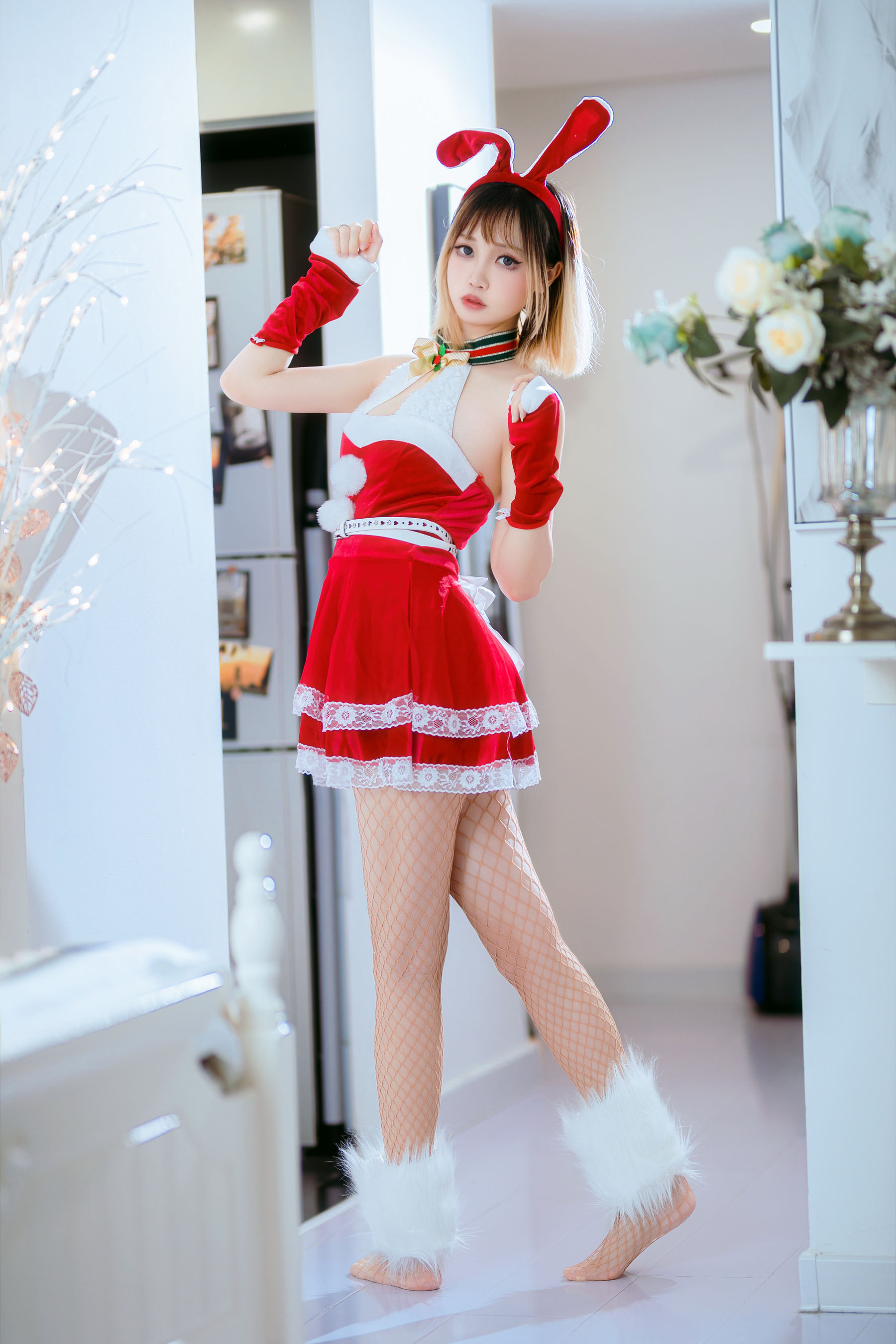 洛桑w伊梓 – 网袜丝带兔兔 [46P]-66COS