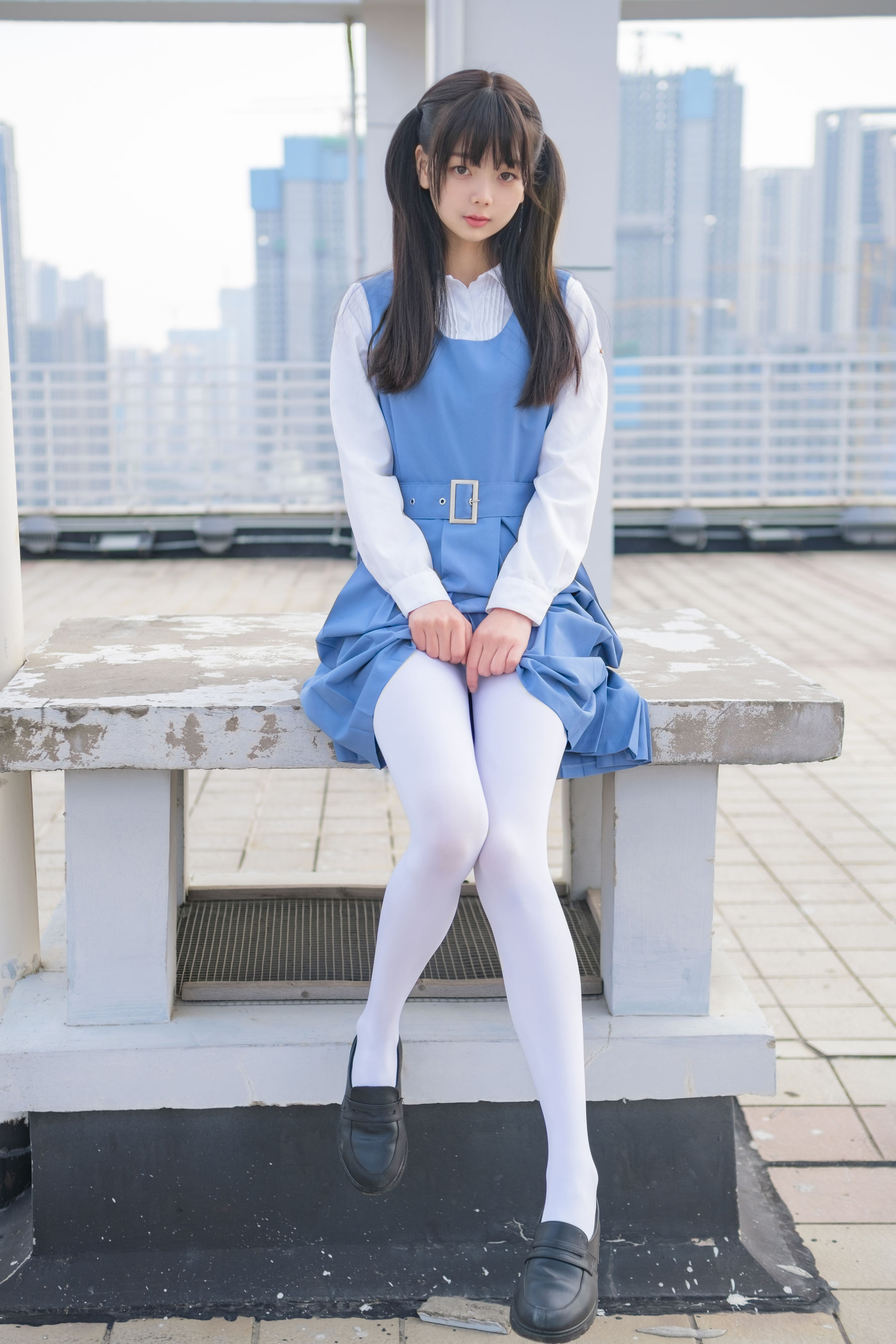 柴系小乖(稚乖画册) – 夜夜 天台真空80D白丝 [79P]-66COS