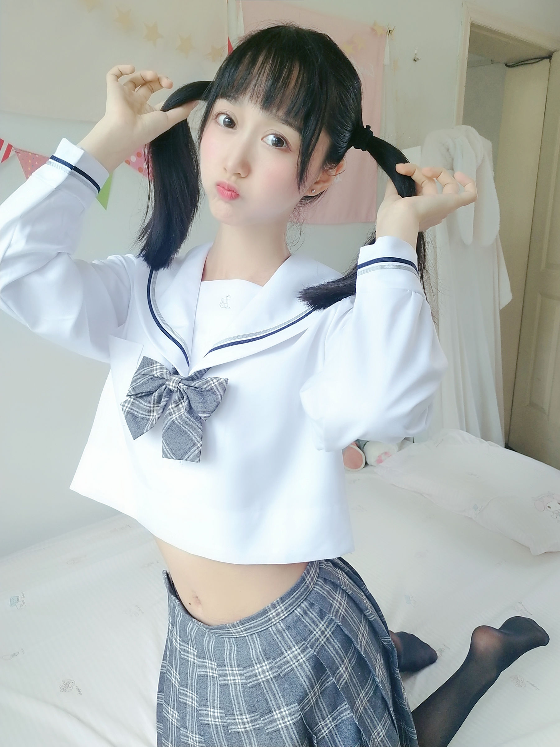 萌系小姐姐木绵绵OwO – 灰格子JK [21P]-66COS