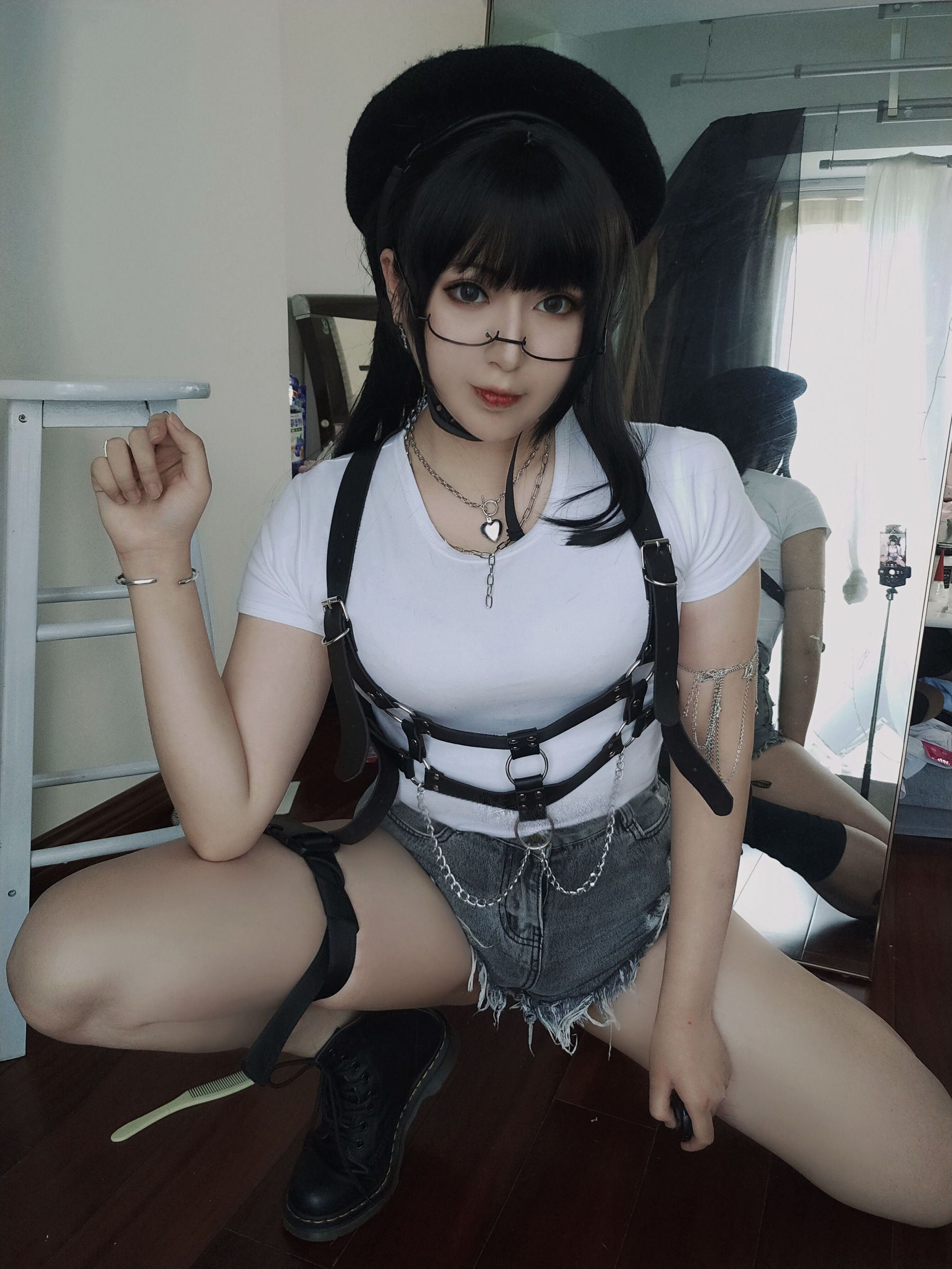 小容仔咕咕咕 – 白T [20P]-66COS