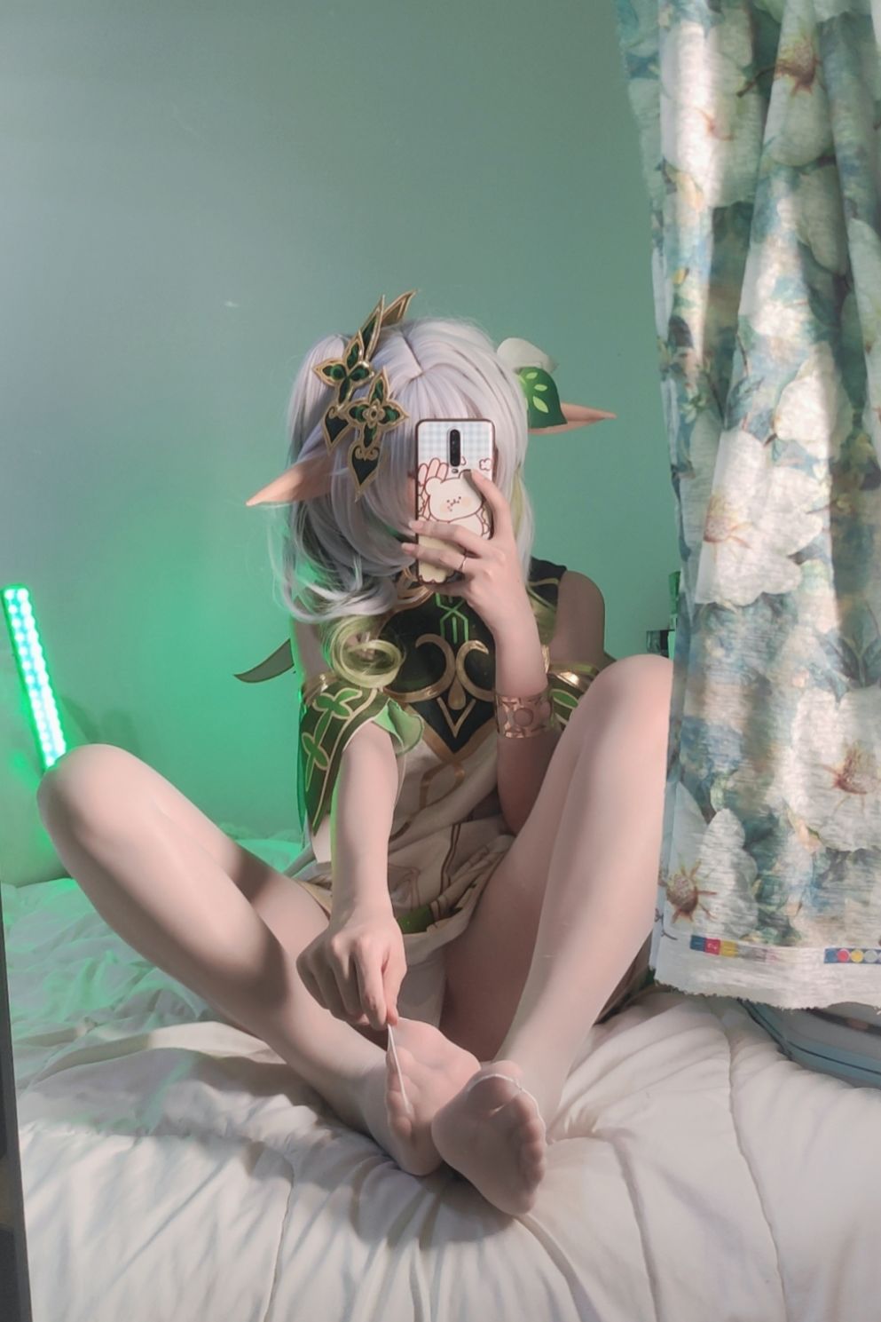 洛桑w伊梓 – 小草神 [28P]-66COS