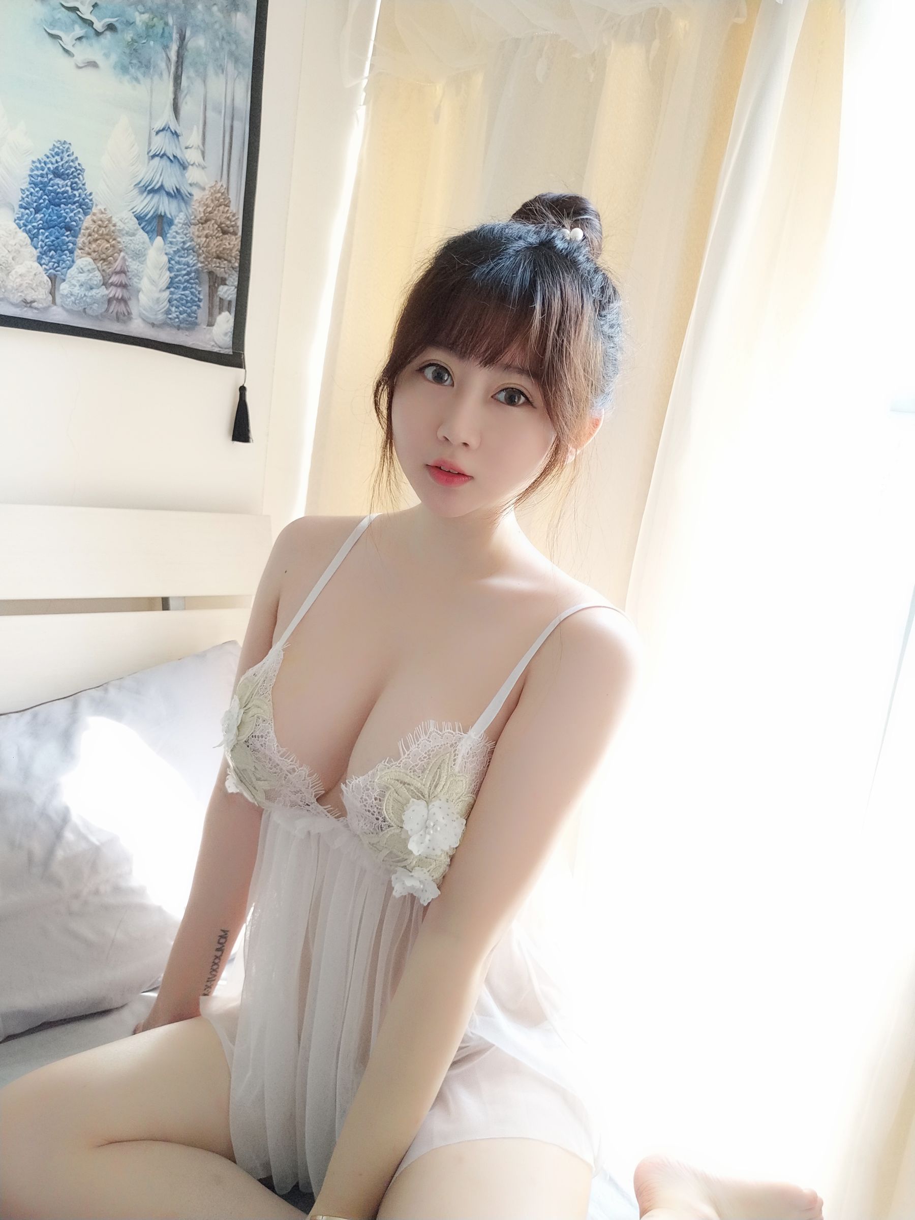 蜜桃少女是依酱呀 蕾丝内衣 [24P]-66COS