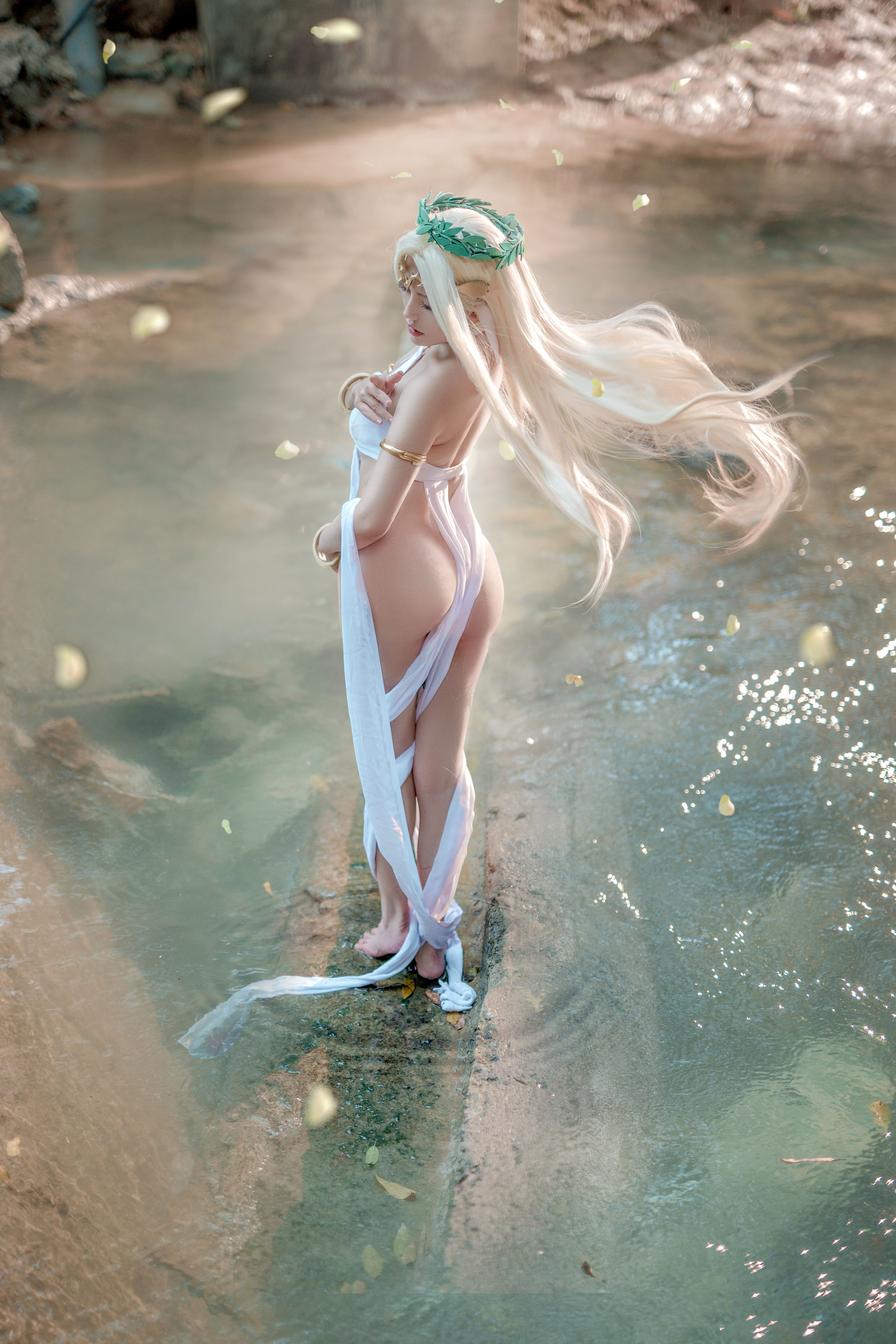 一笑芳香沁 – 黑兽白精灵 [42P]-66COS