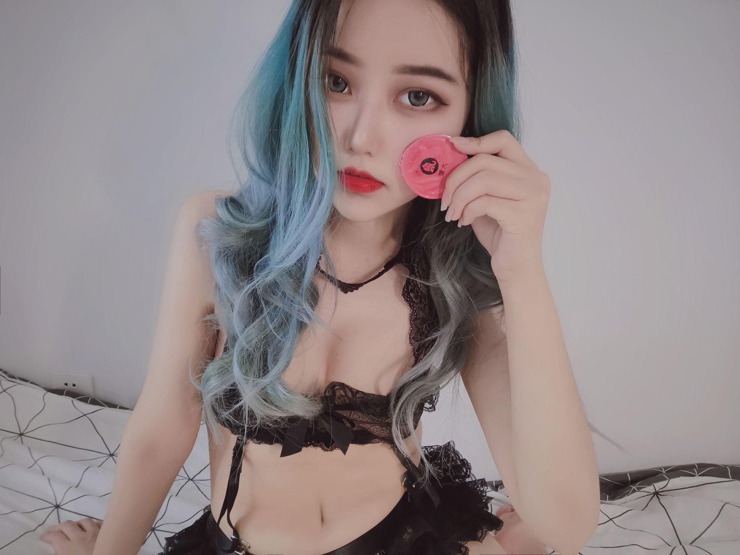 eloise软软 – 小粉盒黑兔子 [85P]-66COS