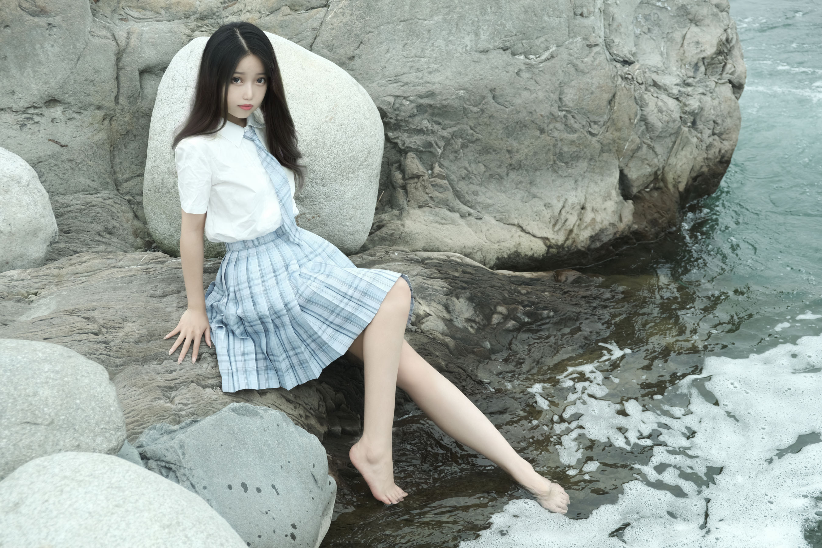 eloise软软 – 河边JK [34P]-66COS