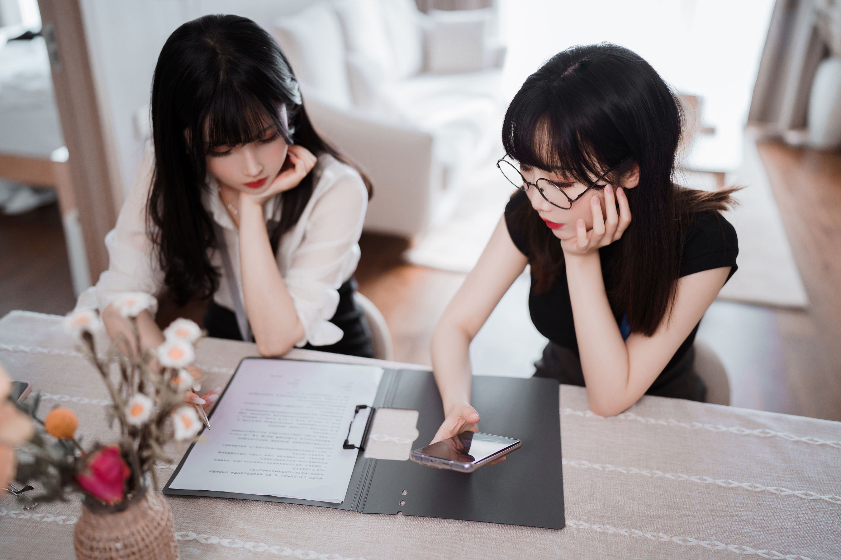 rioko凉凉子(肉扣热热子)&面饼仙儿 – OL百合 [50P]-66COS