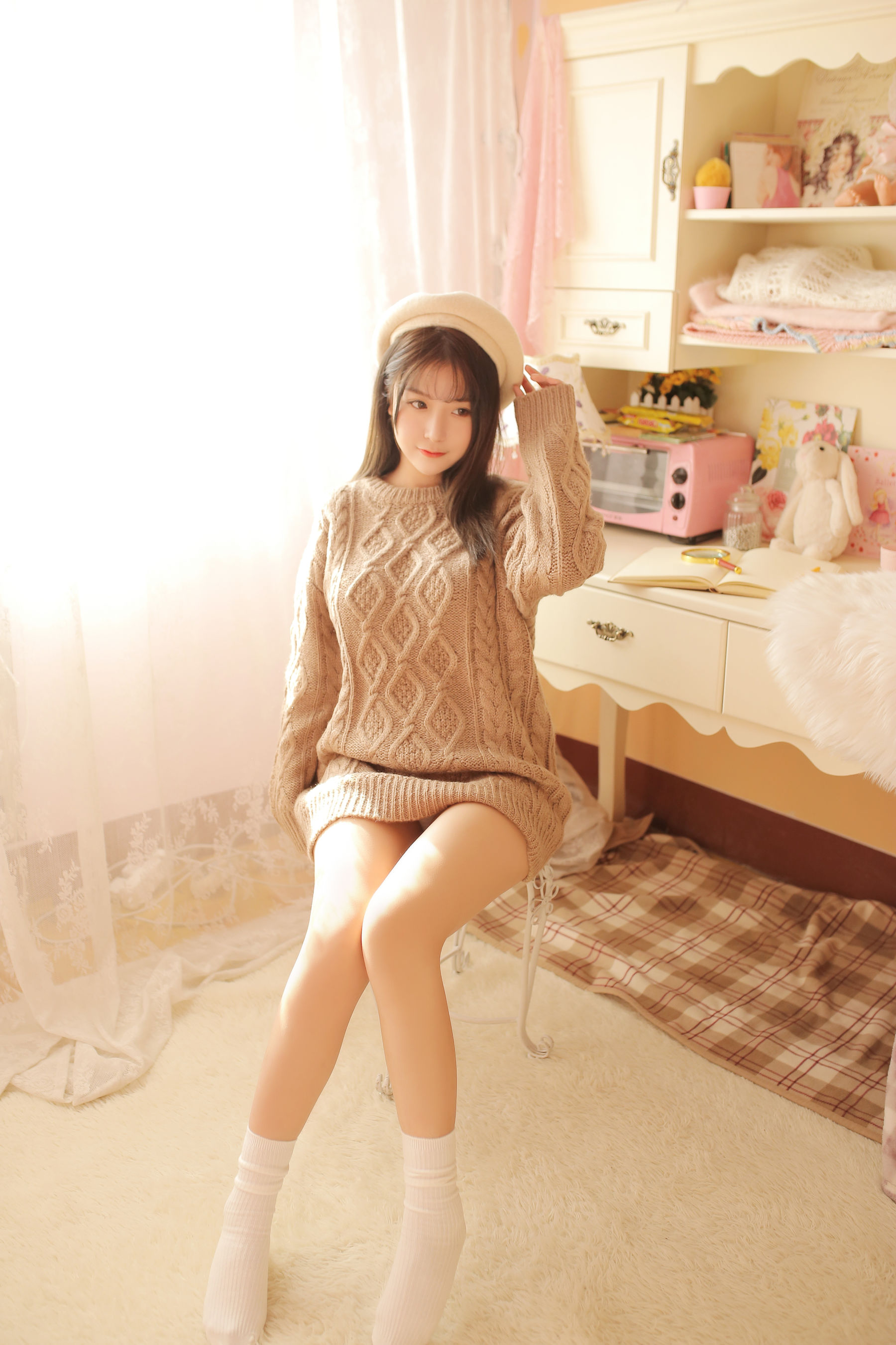 巨乳猫九酱Sakura – 驼色毛衣 [25P] 插图2