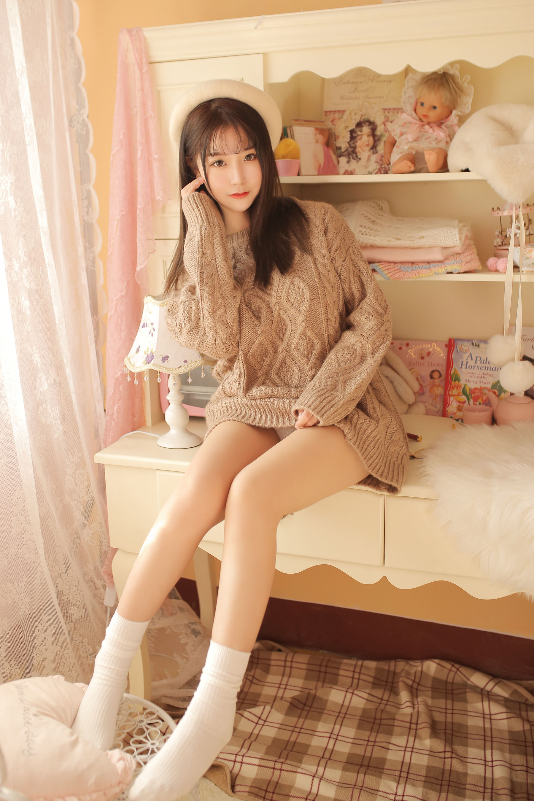 巨乳猫九酱Sakura – 驼色毛衣 [25P] 插图5