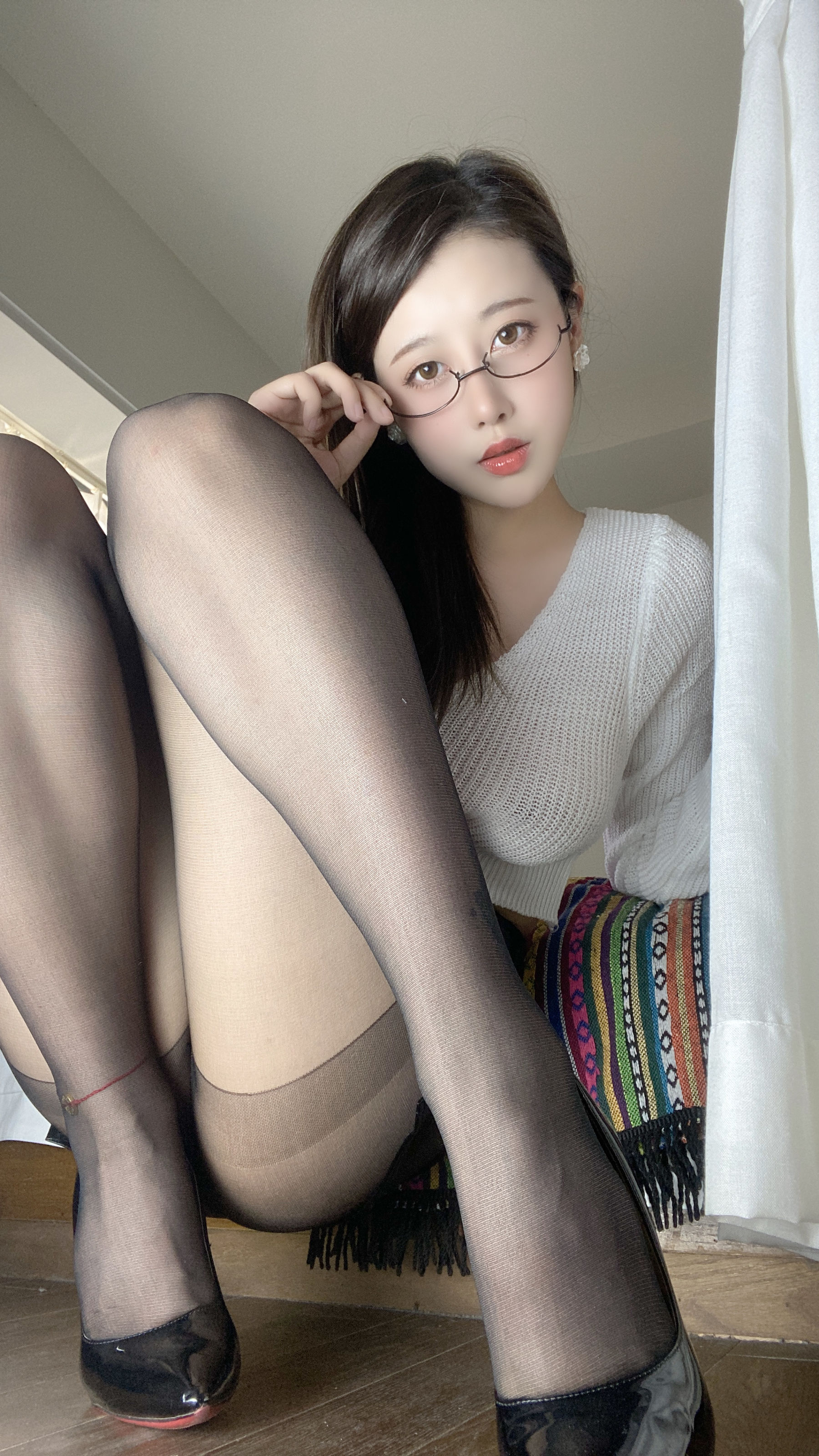 萌妹子Coser摇摇乐yoyo fantia 22年1月会员合集 黑丝OL诱惑 [108P]-66COS
