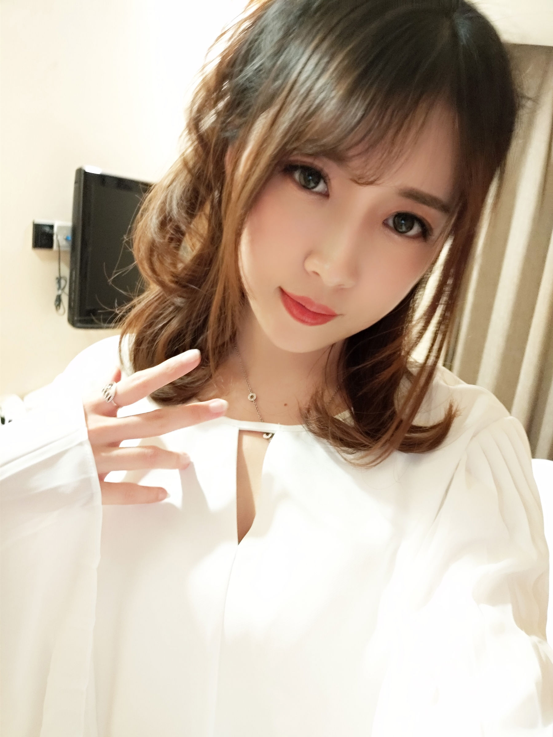 斗鱼主播小女巫露娜 – OL风肤色连裤袜 [40P]-66COS