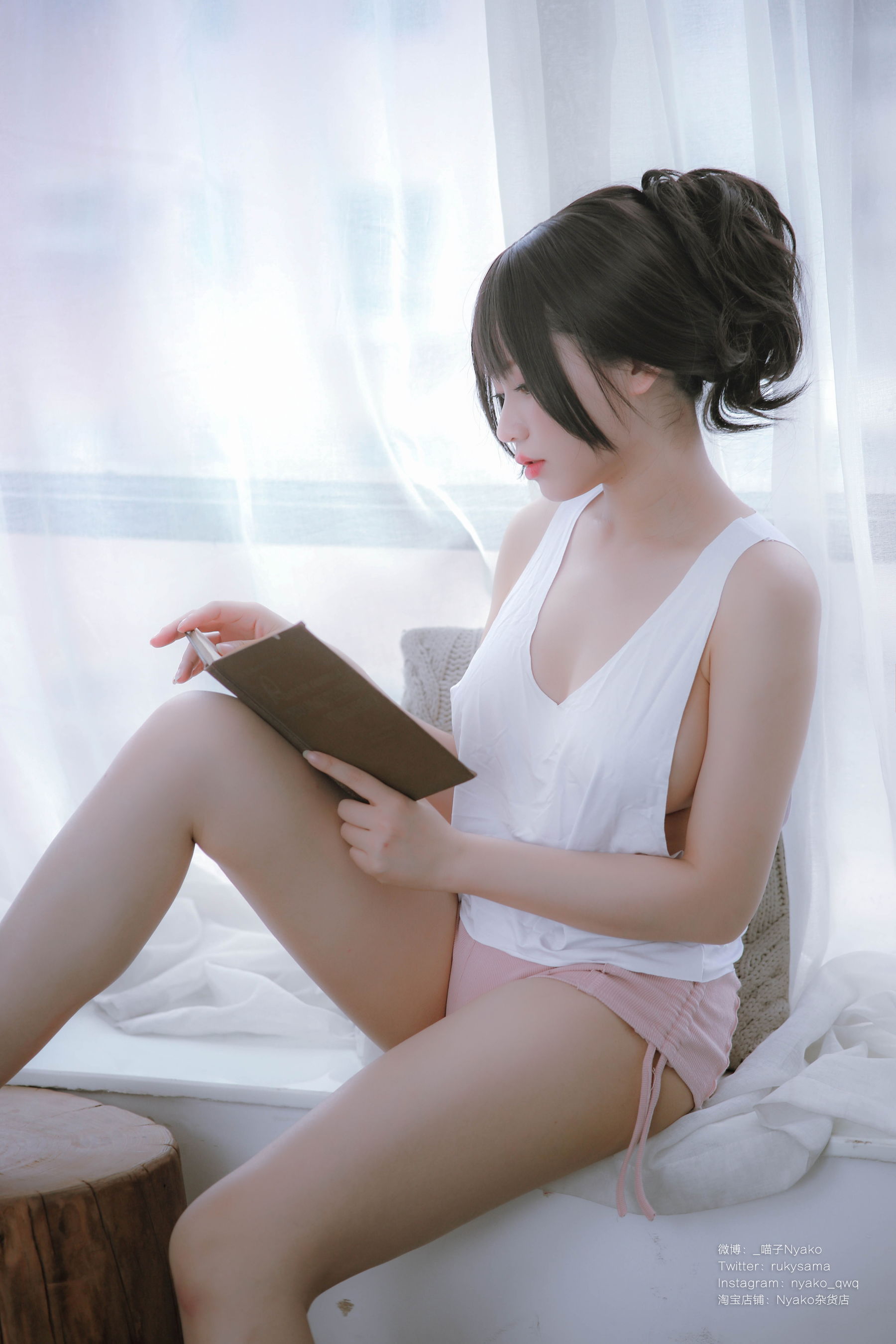 萌妹子Nyako喵子 – 隣のやばいお姉さん 背心 [78P]-66COS