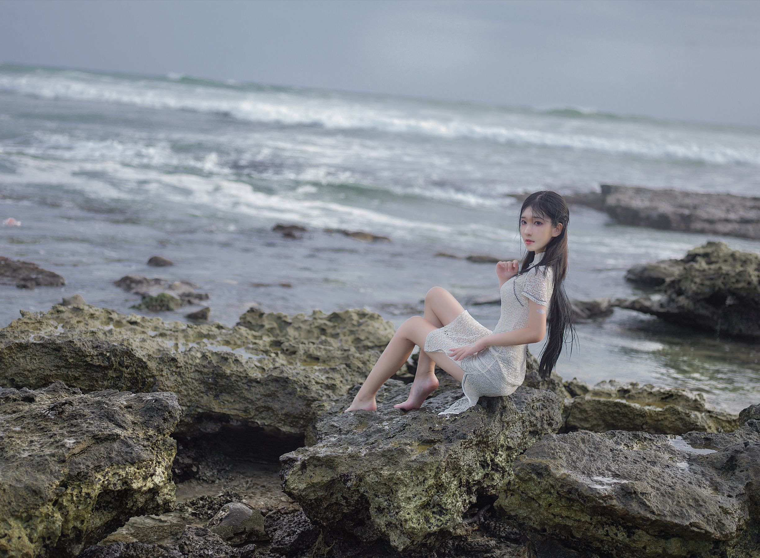 动漫博主南桃Momoko 街拍白旗袍 [11P] 插图4