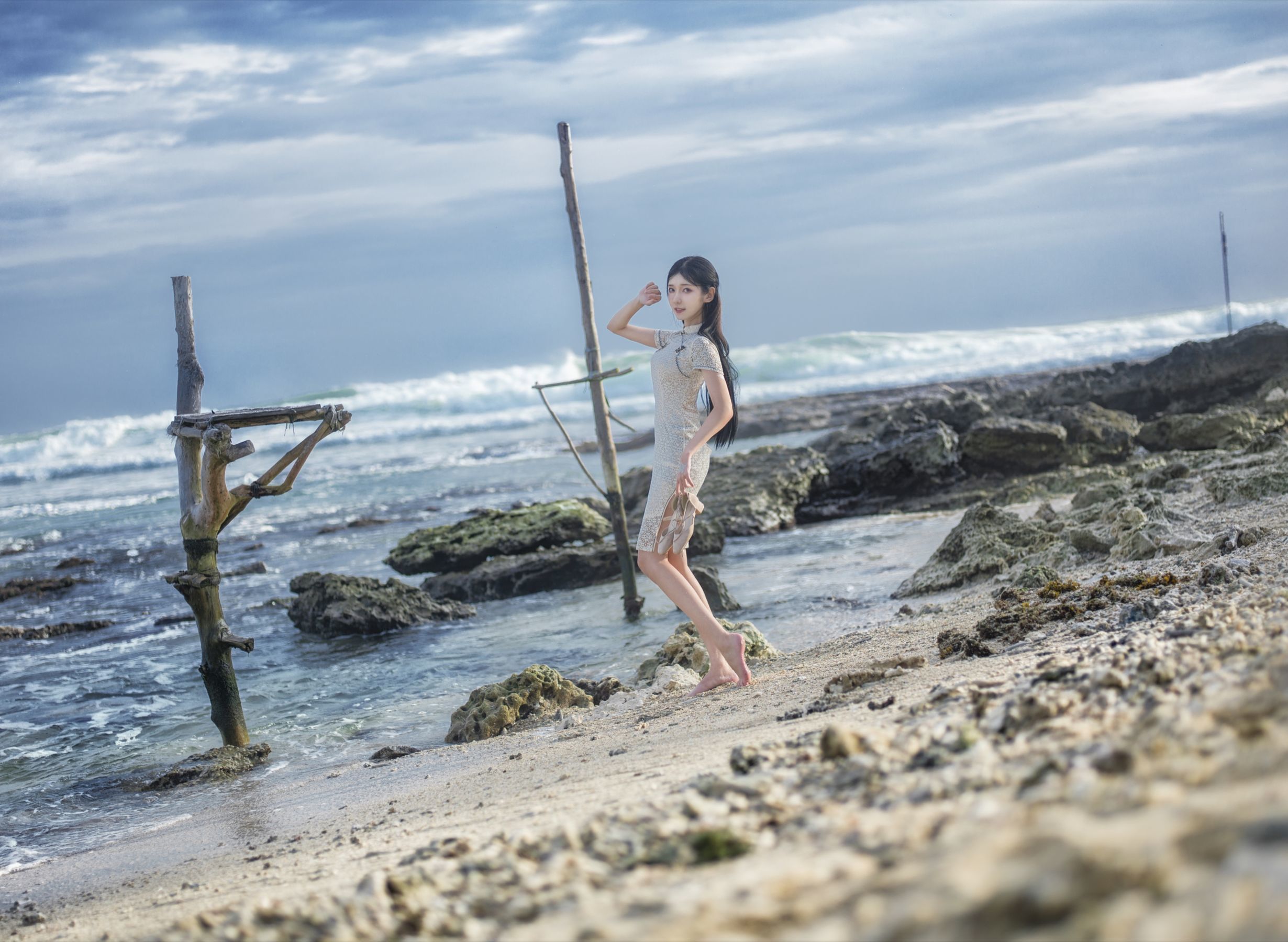 动漫博主南桃Momoko 街拍白旗袍 [11P] 插图2