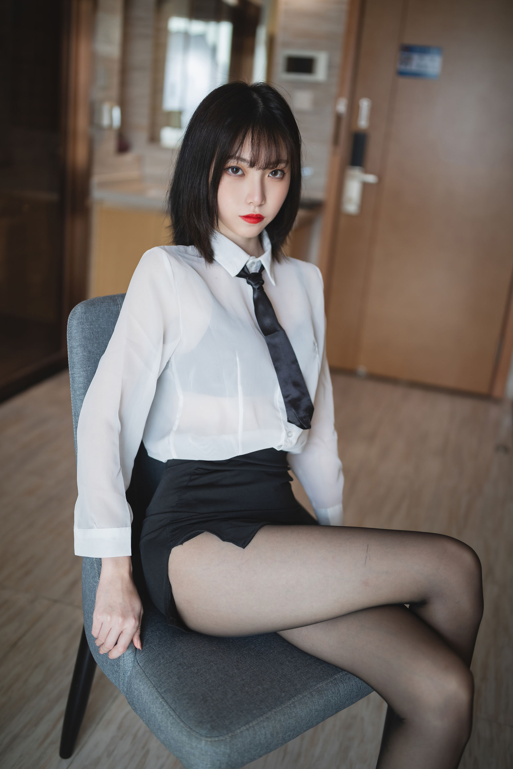 许岚 – OL制服 [41P]-66COS