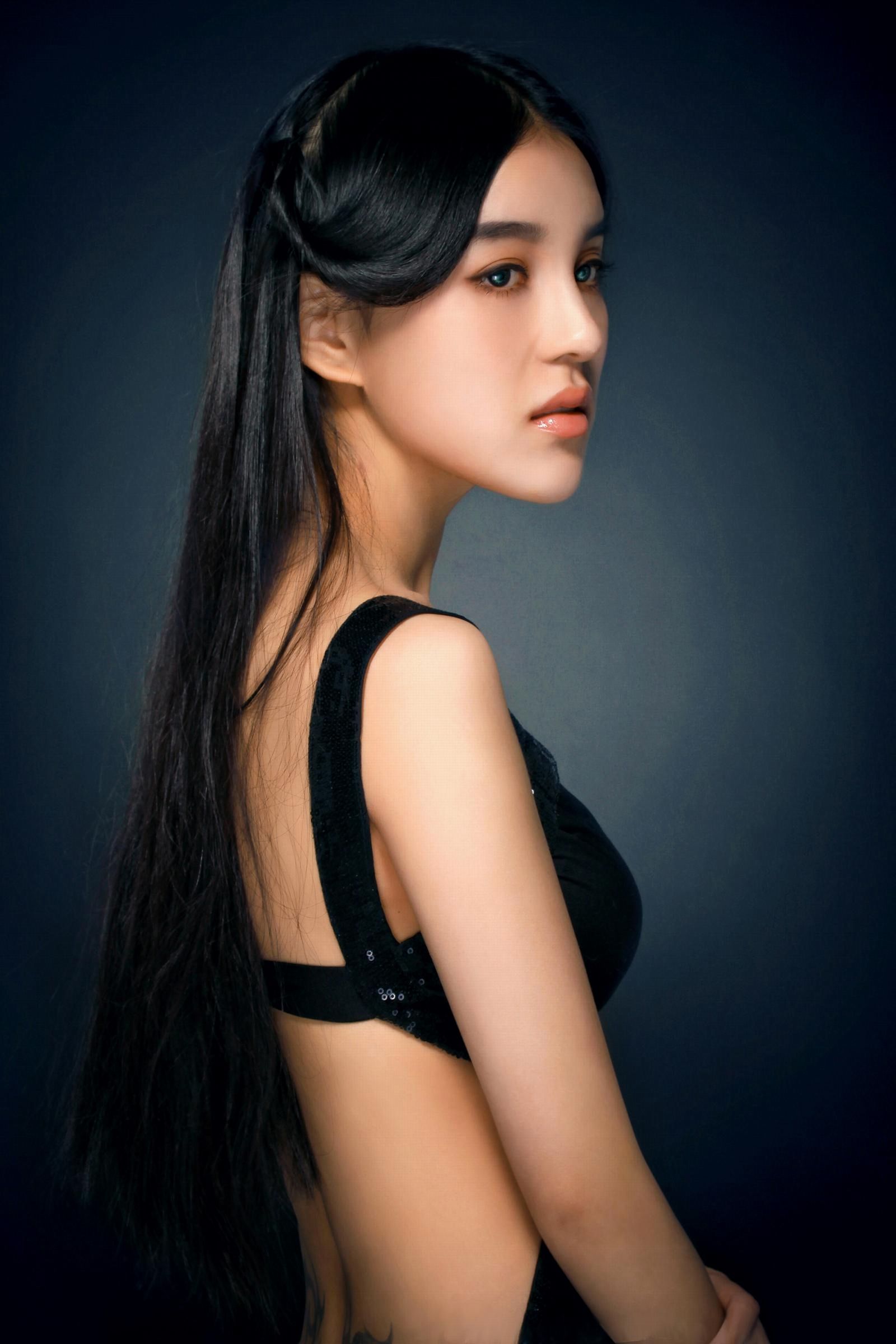 混血美女模特石一伊 棚拍图片 [45P]-66COS
