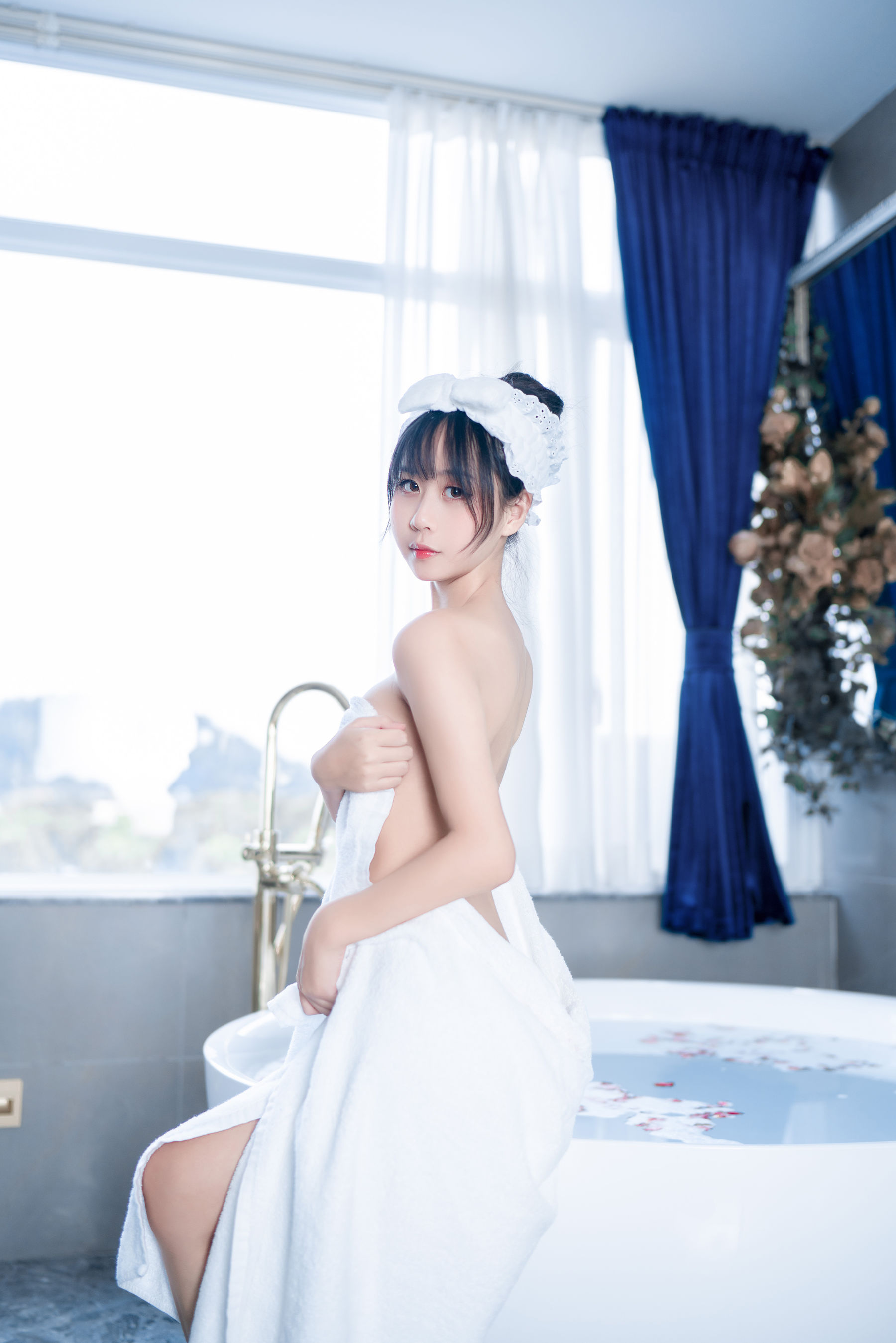 阳光美少女萌芽儿o0 – 浴巾 [27P]-66COS