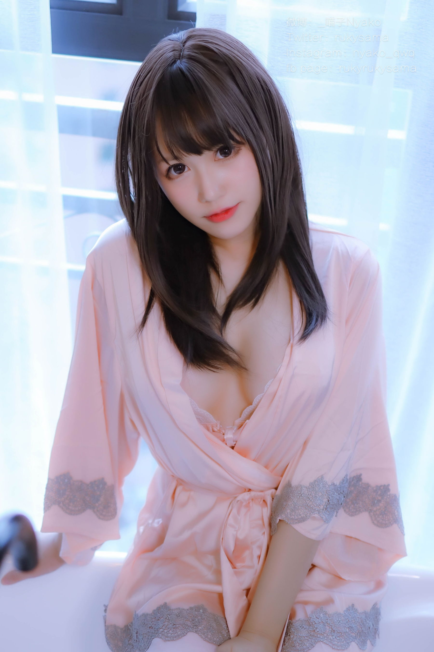 萌妹子Nyako喵子 – 妄想彼女との同棲生活 之 粉嫩丝绸睡衣 [79P]-66COS