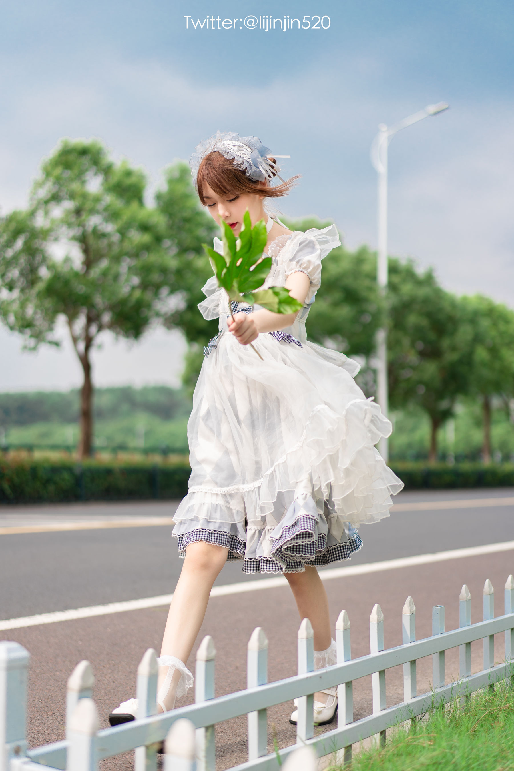 梨瑾瑾 – 草地 [22P]-66COS