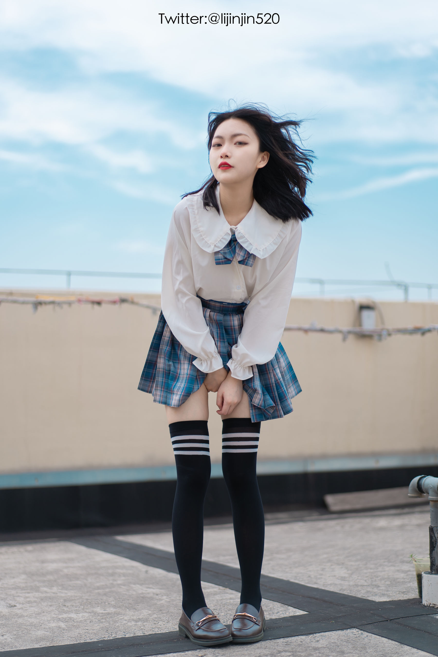 梨瑾瑾 – 户外JK [35P]-66COS
