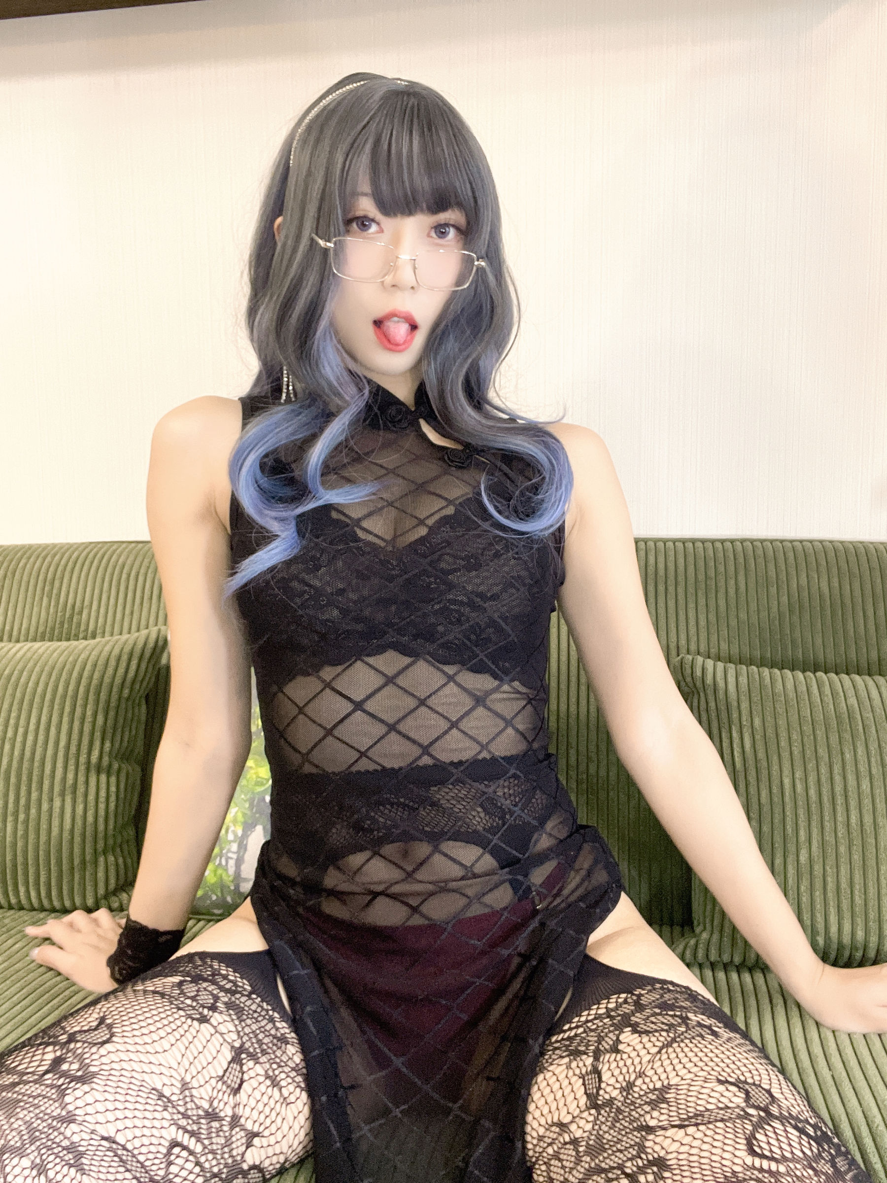 动漫博主Money冷冷 – 网格旗袍 [65P]-66COS