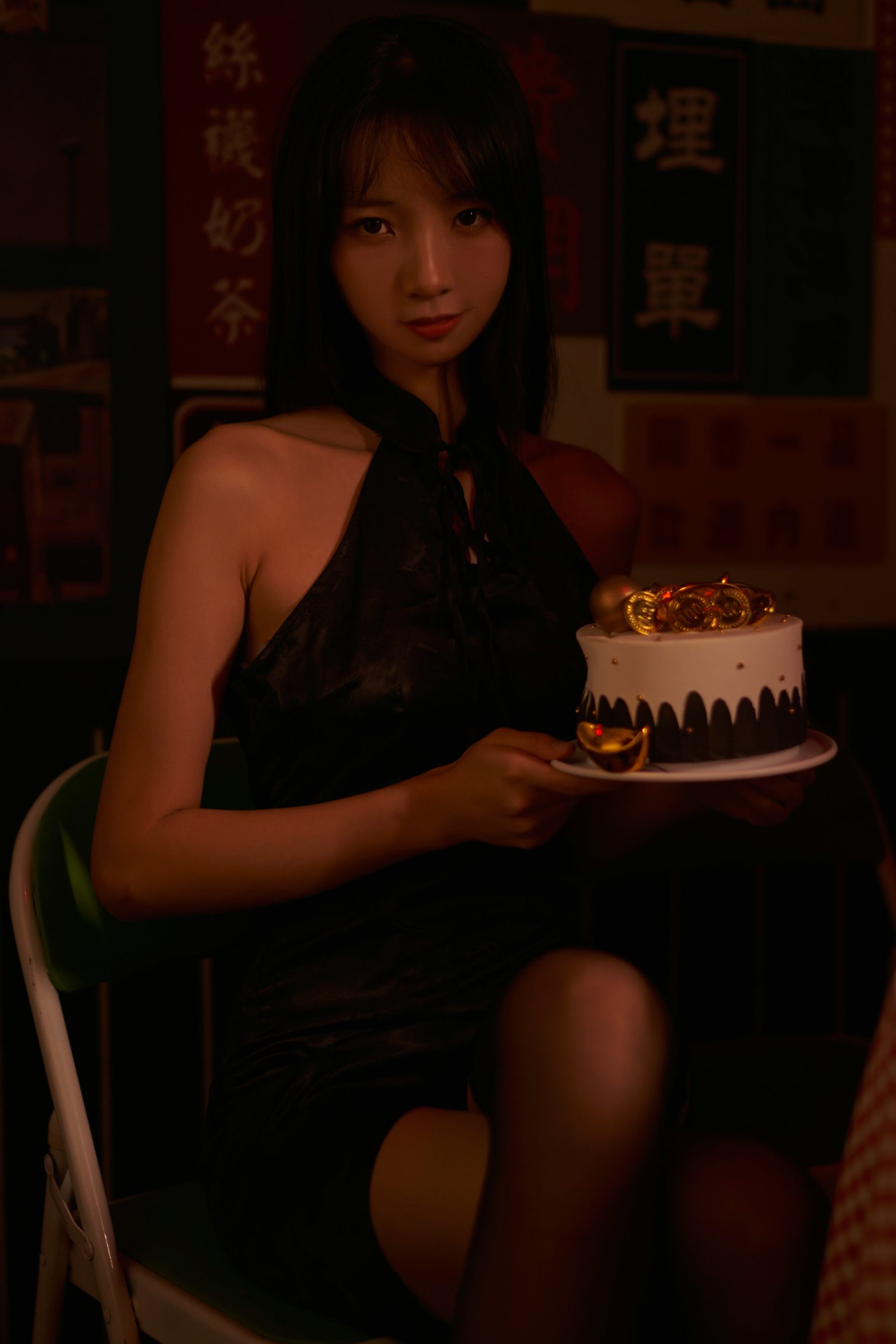 清纯妹子西瓜 – 神秘人密室 [97P]-66COS