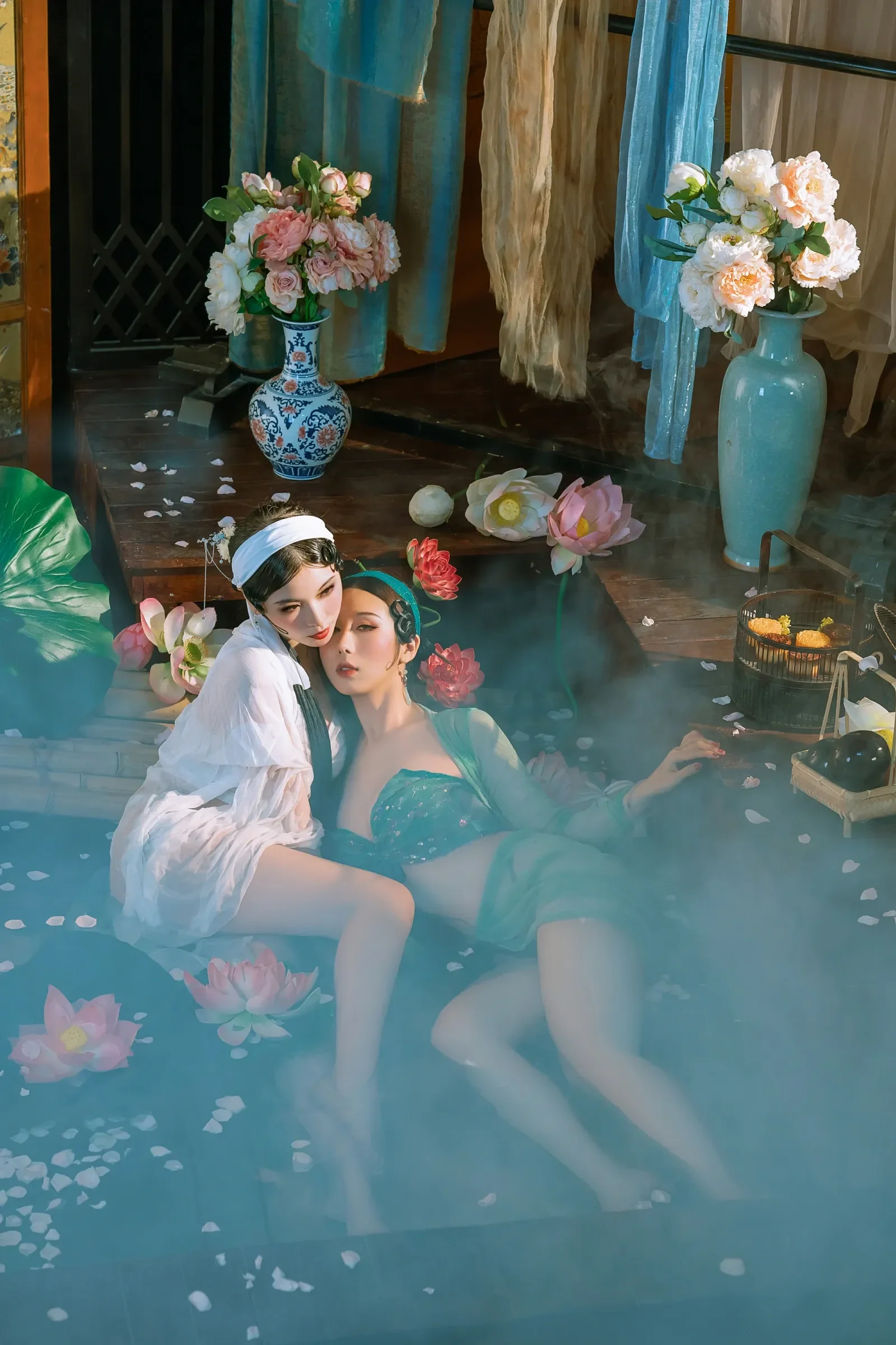 云溪溪&轩萧学姐 – 白娘子&青蛇 [26P]-66COS