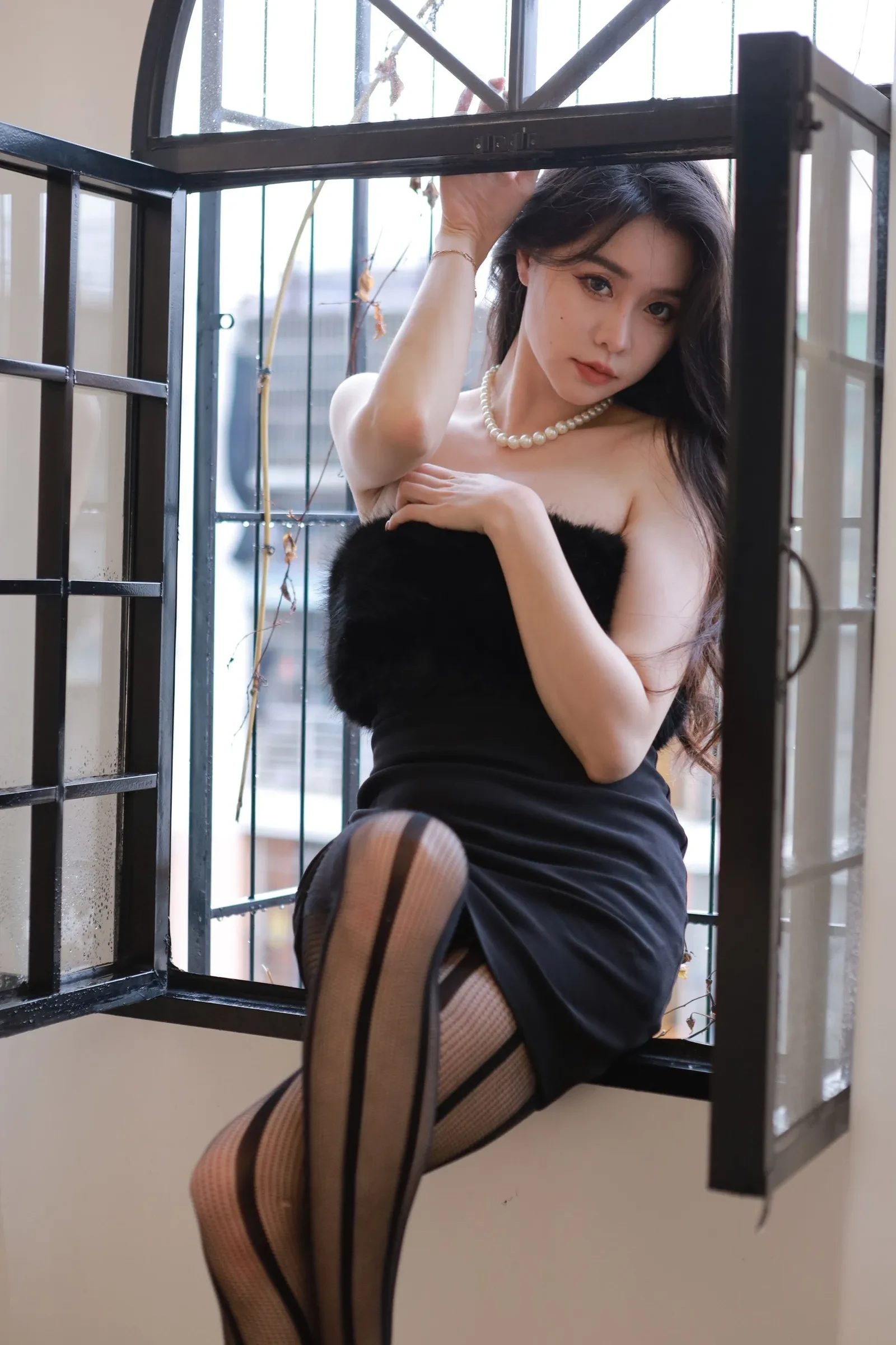Sia不吃鱼 – 虾线黑丝 [51P]-66COS